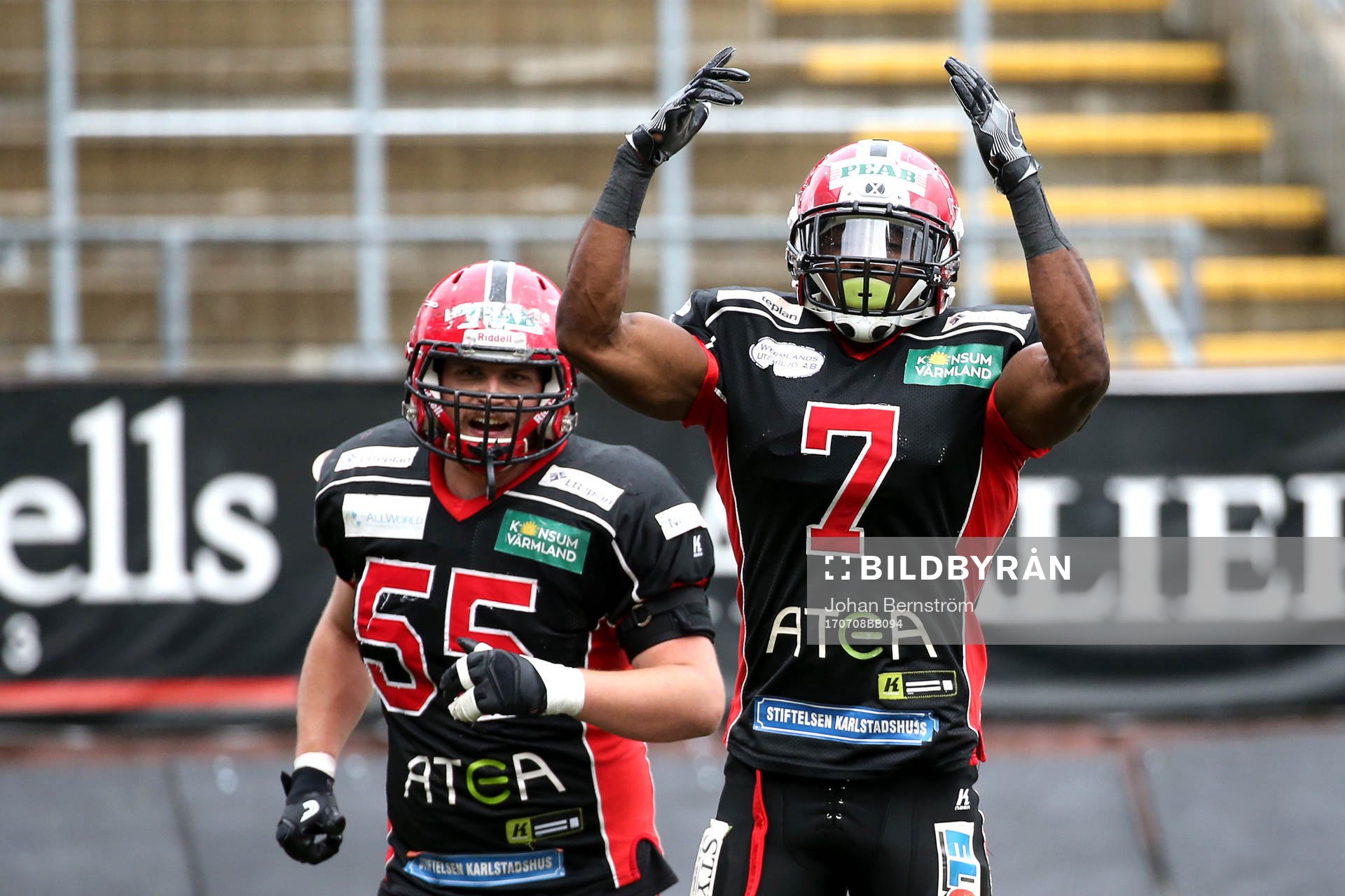 Carlstads Alpha Jalloh gör touch down och jublar