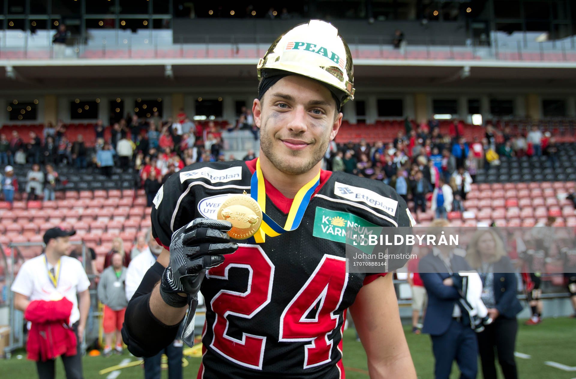 Carlstad Crusaders Markus Persson i guldhjälm under SM-finalen i Superserien mellan Örebro och Carlstad den 8 juli 2017 i Örebro.