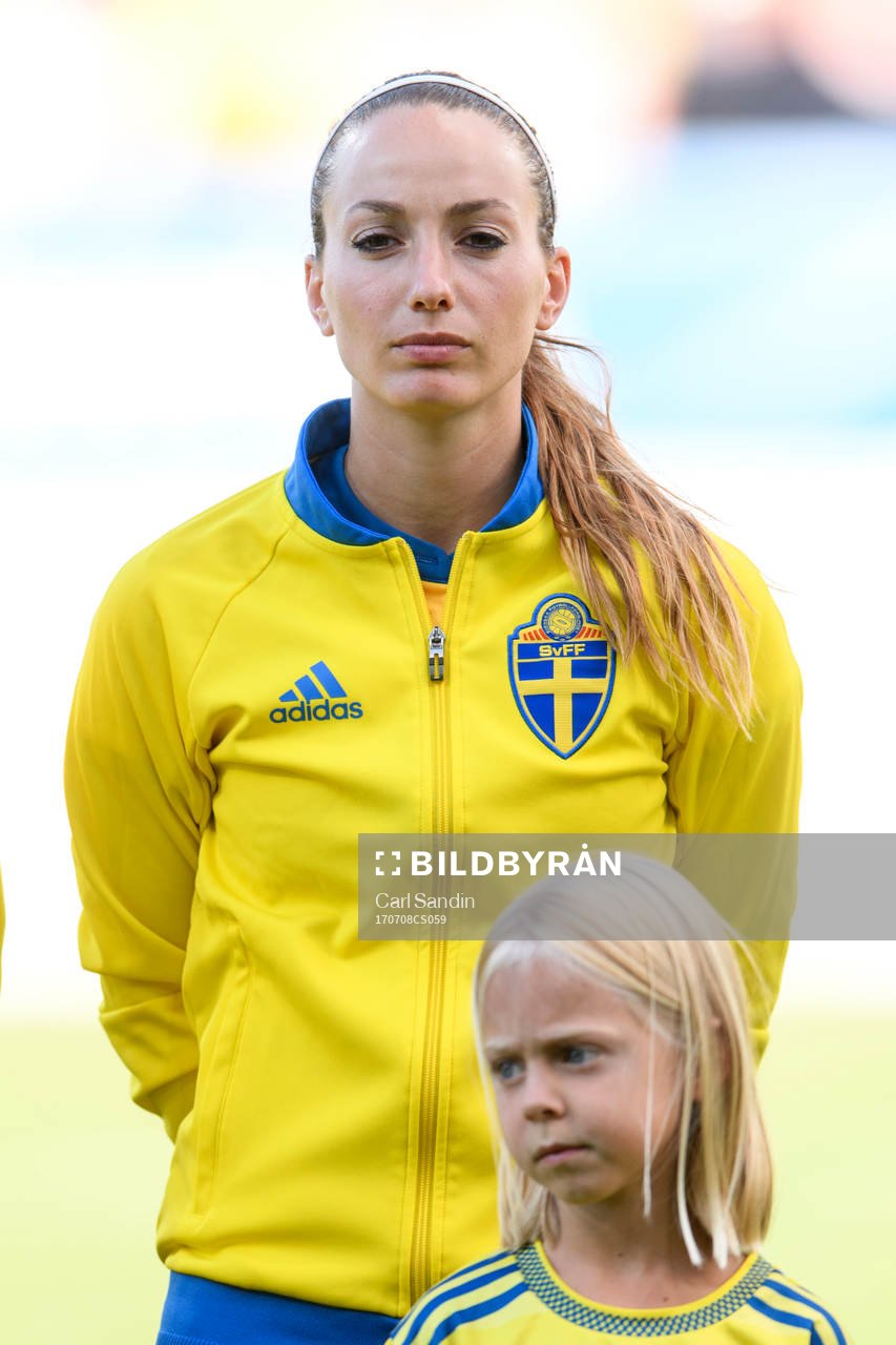 Sveriges Kosovare Asllani vid lineup innan