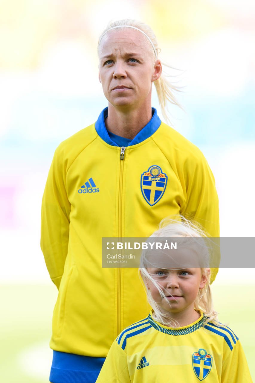 Sveriges Caroline Seger vid lineup innan