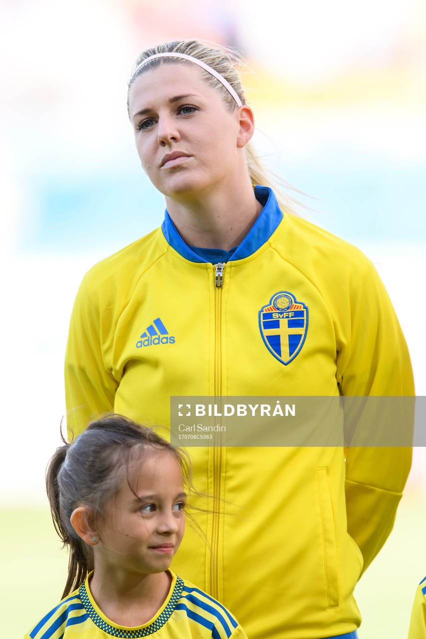 Sveriges Olivia Schough vid lineup innan