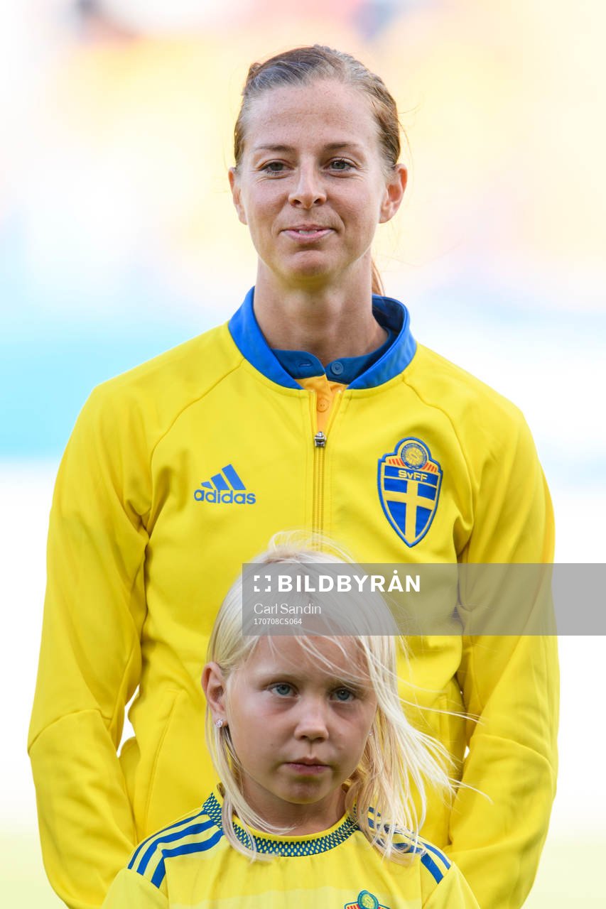 Sveriges Lotta Schelin vid lineup innan