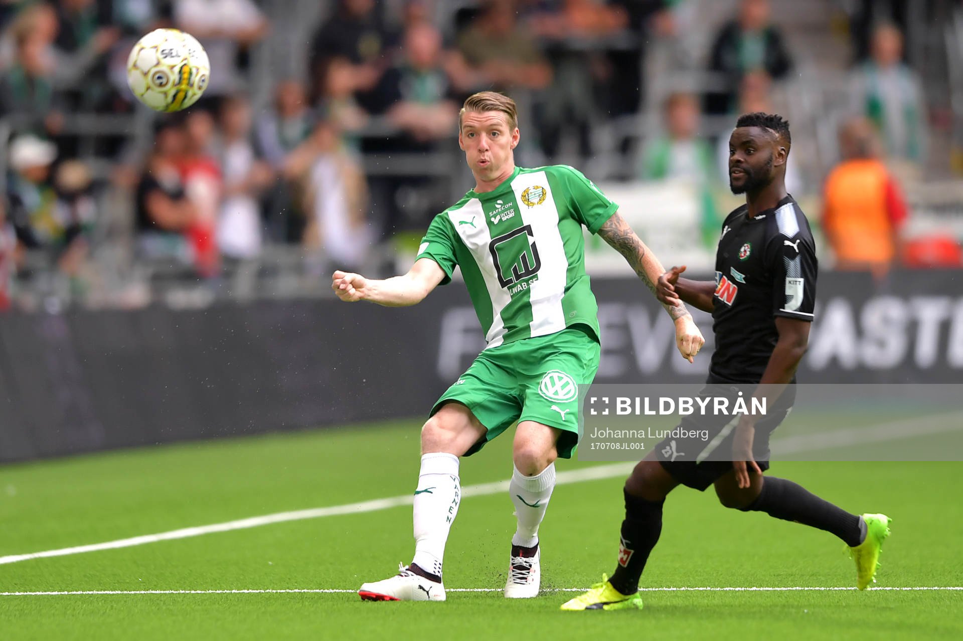 Hammarbys Birkir Már Saevarsson och Örebros Maic Sema