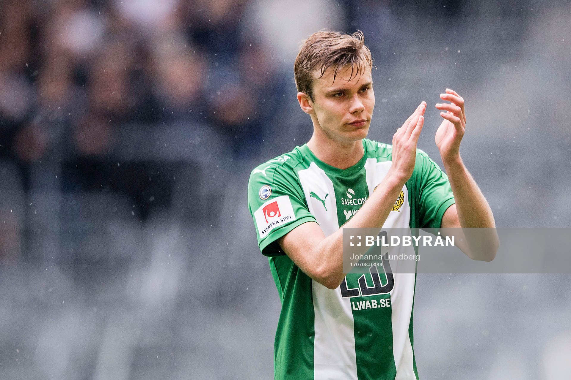Hammarbys Marcus Degerlund tackar publiken