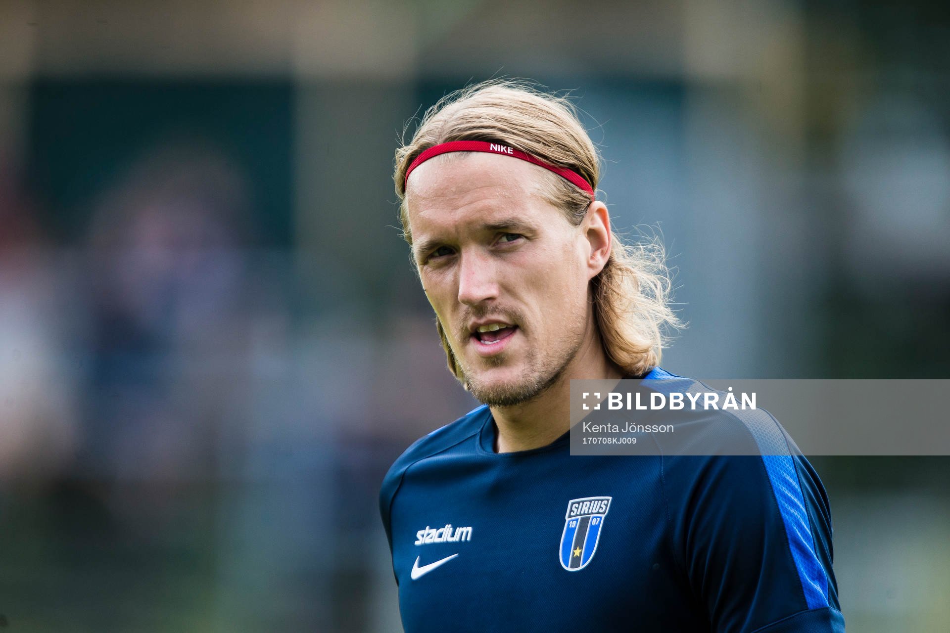 Sirius Kim Skoglund innan fotbollsmatchen i Allsvenskan