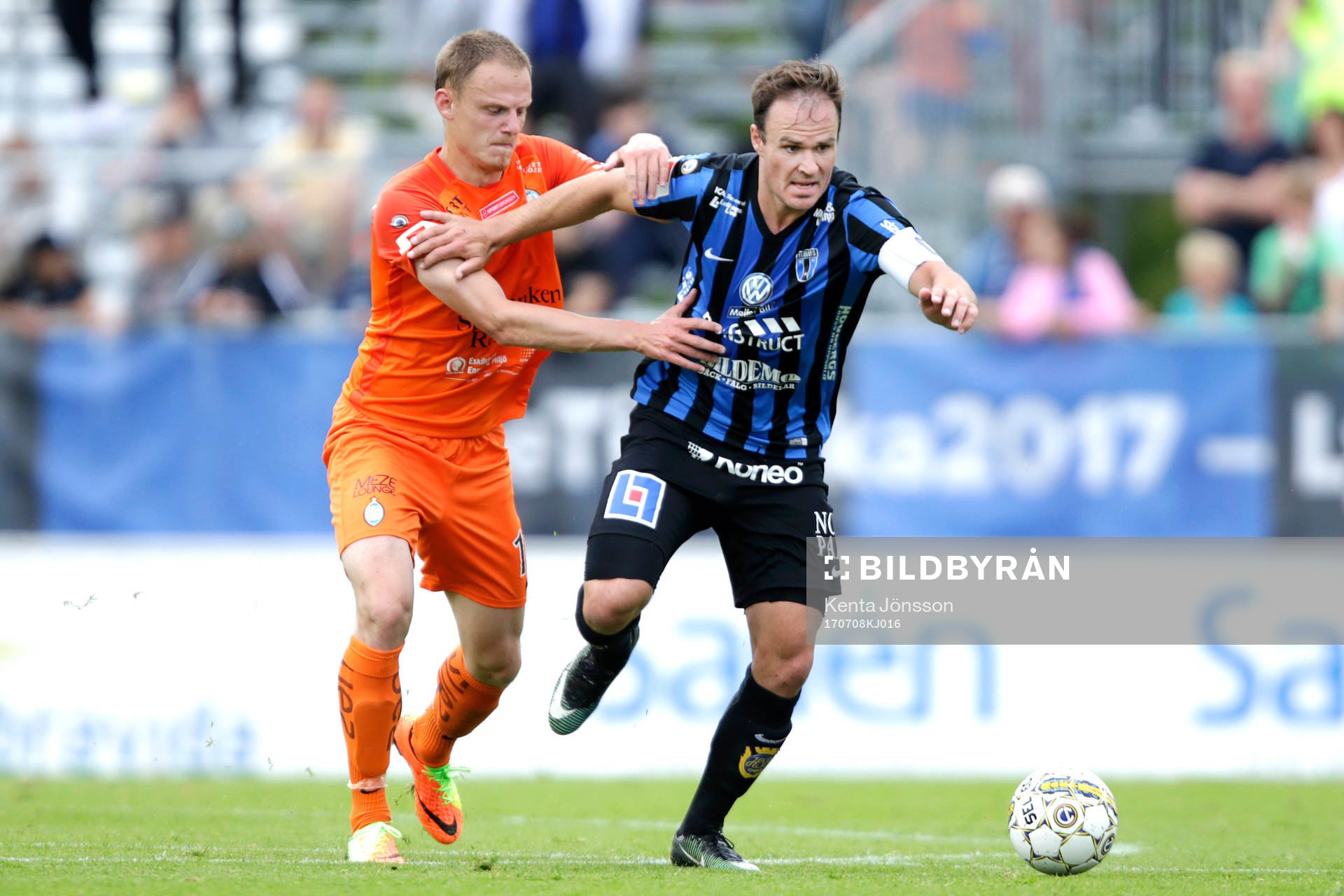 AFC Eskilstunas Simon Alexandersson  och Sirius Niklas