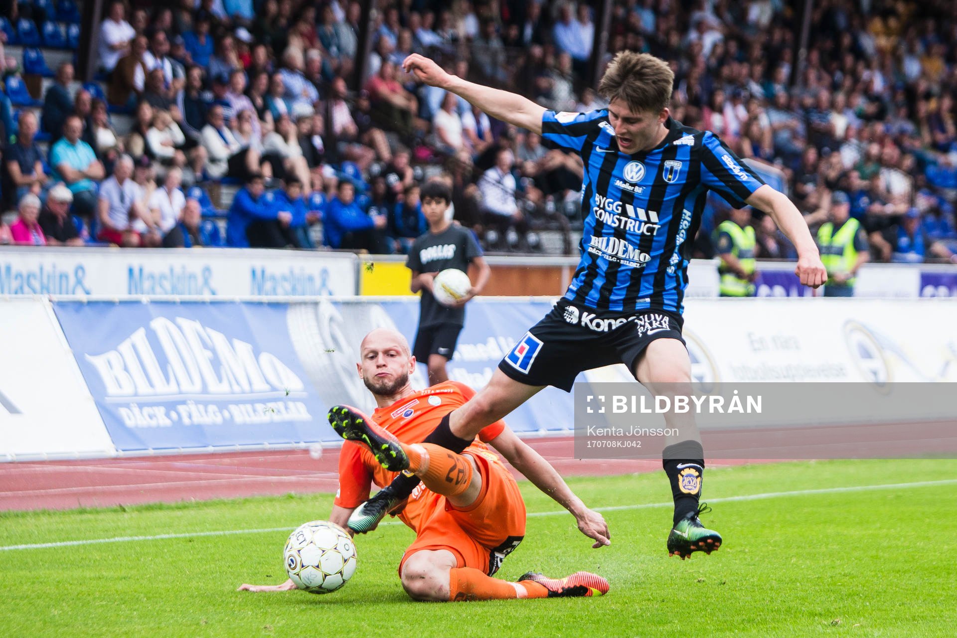 Sirius Johan Andersson och AFC Eskilstunas Zourab