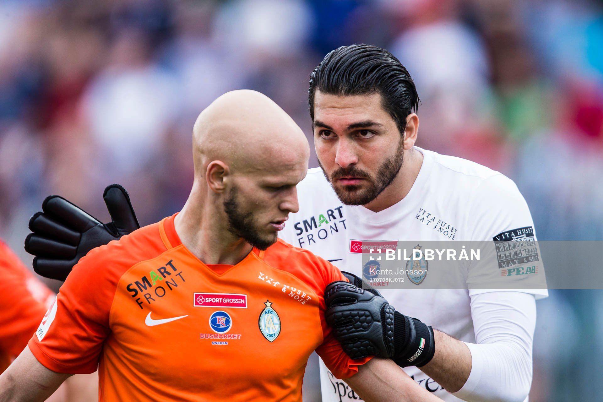 AFC Eskilstunas Målvakt Alireza Haghighi dirigerar Zourab