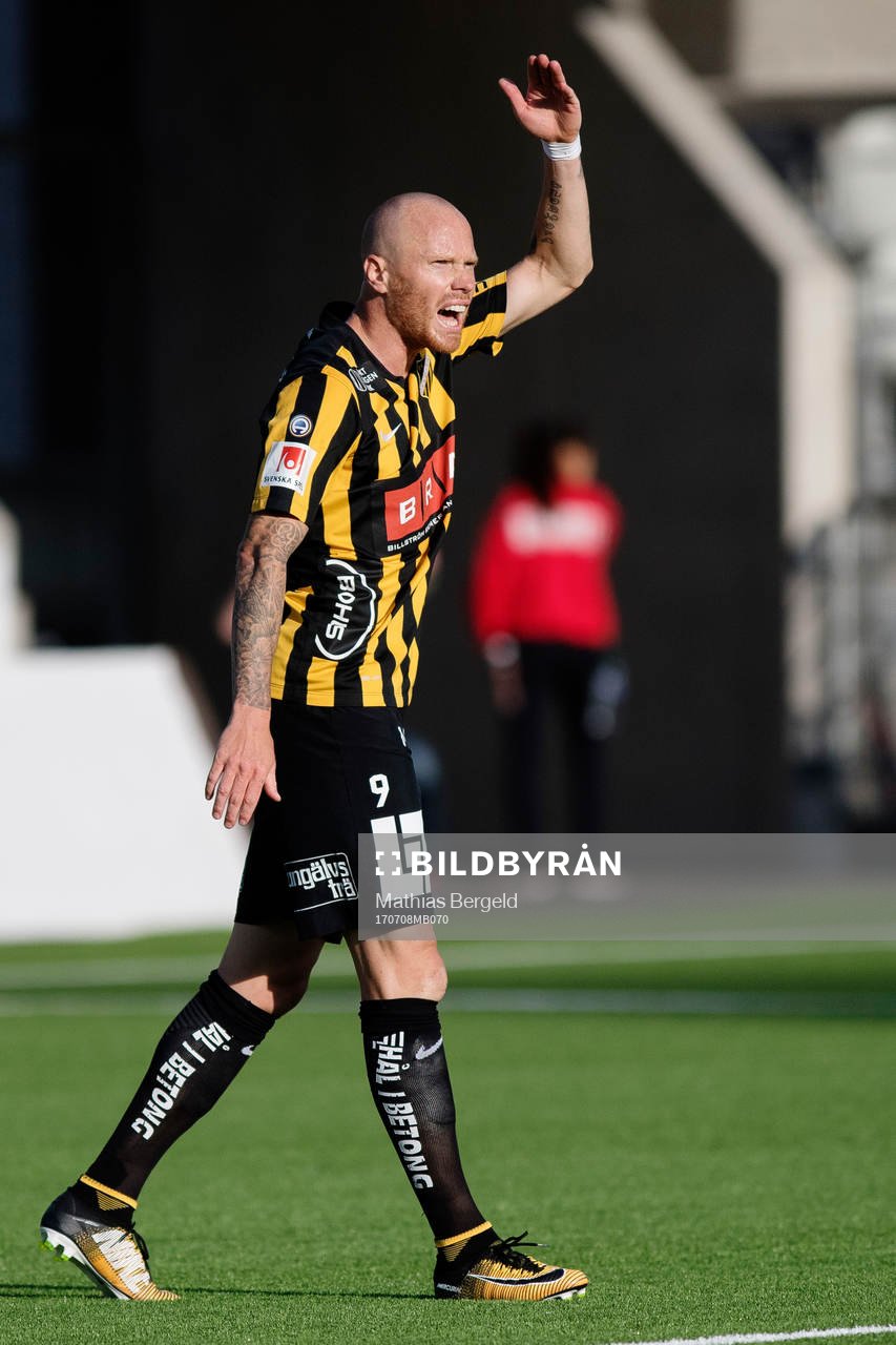 Häckens Alexander Farnerud reagerar