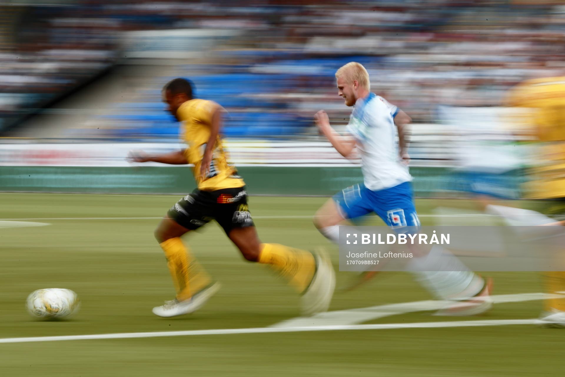 Norrköpings Kalle Holmberg jagar Elfsborgs Alex Dyer