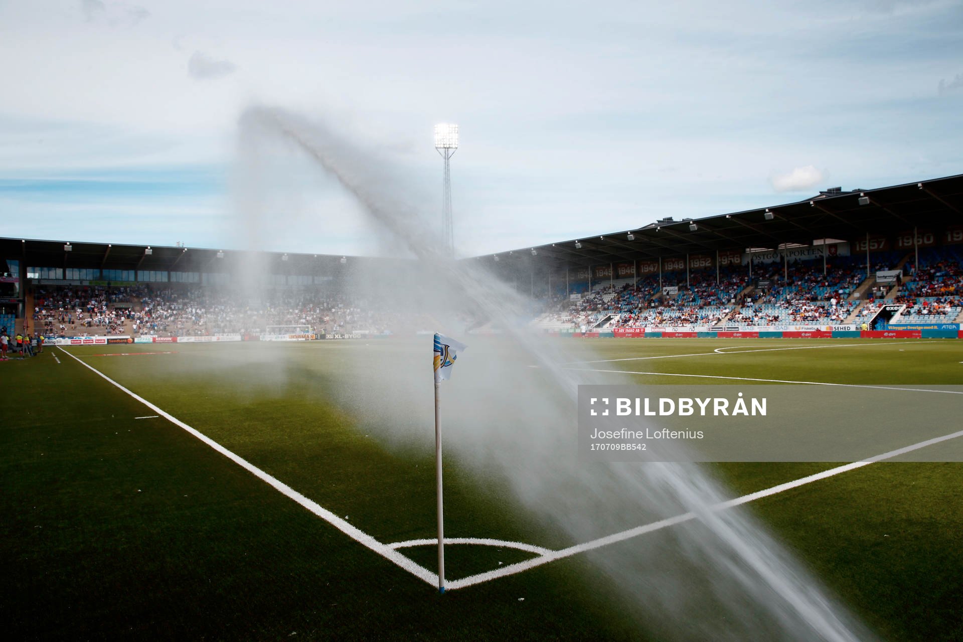 Östgötaporten innan fotbollsmatchen i Allsvenskan mellan
