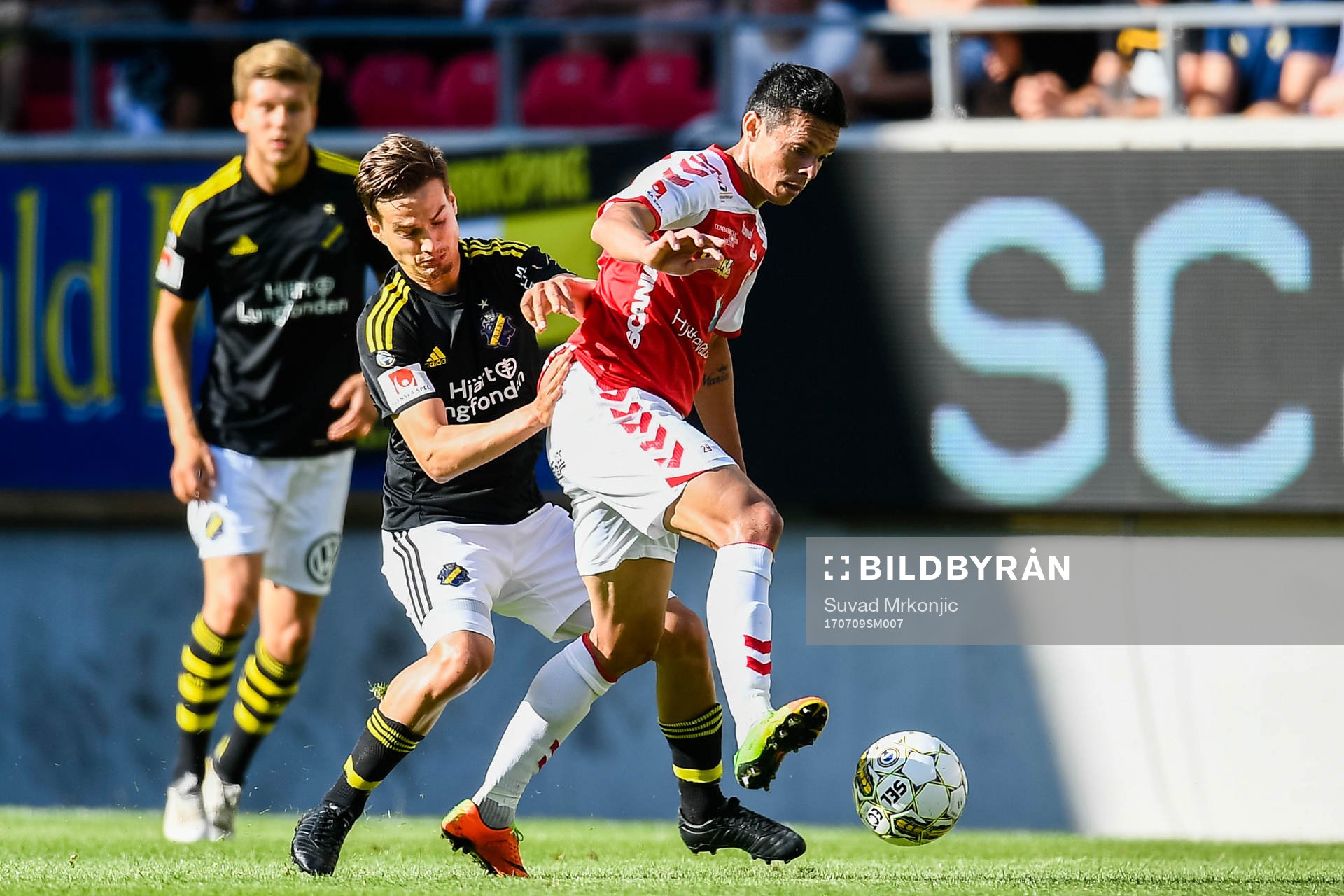 s Amin Affane och Kalmars Romário Pereira Sipião