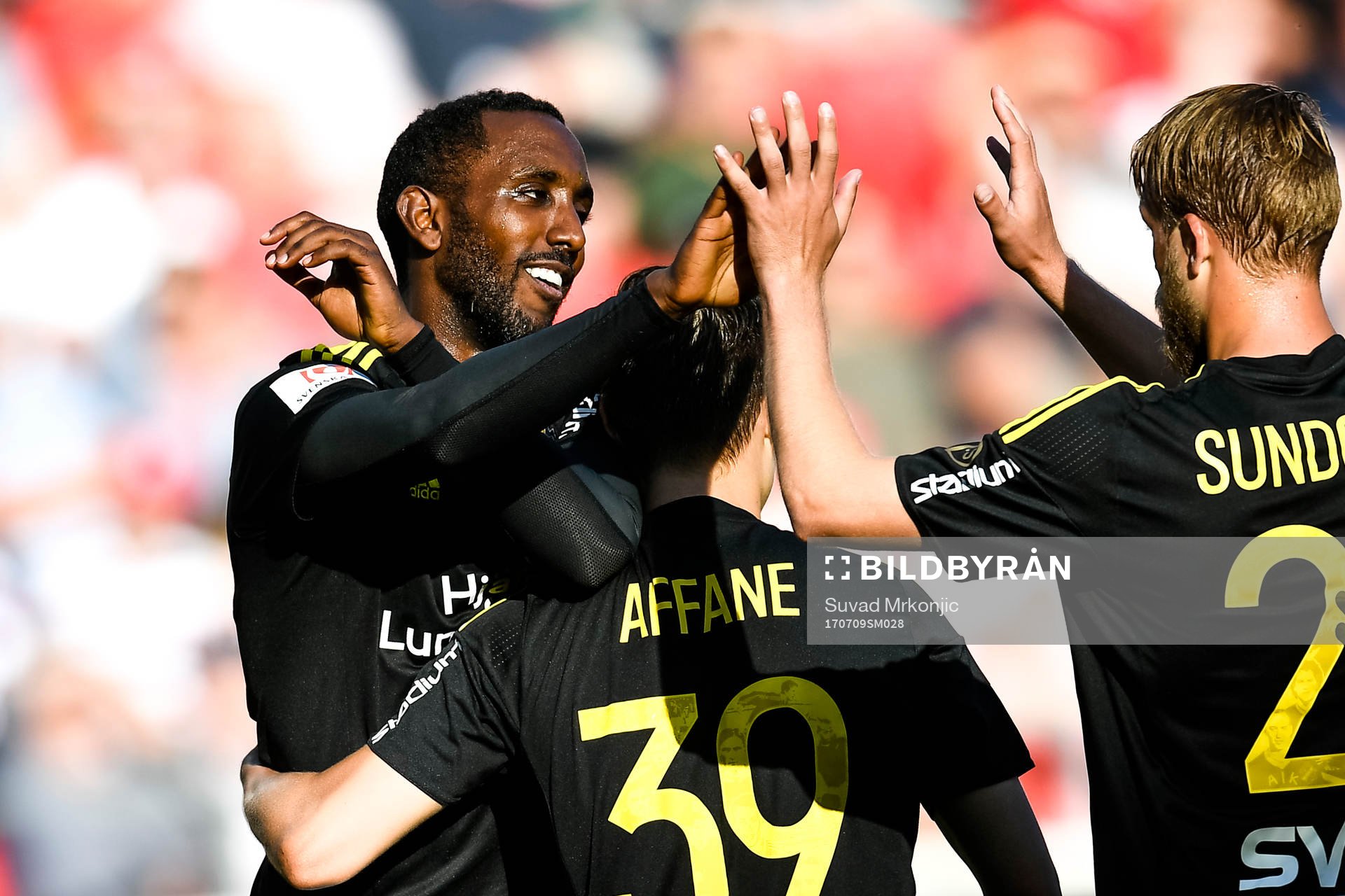 AIK:s  Henok Goitom jublar efter 0-1 under fotbollsmatchen i Allsvenskan mellan Kalmar och AIK den 9 juli 2017 i Kalmar.