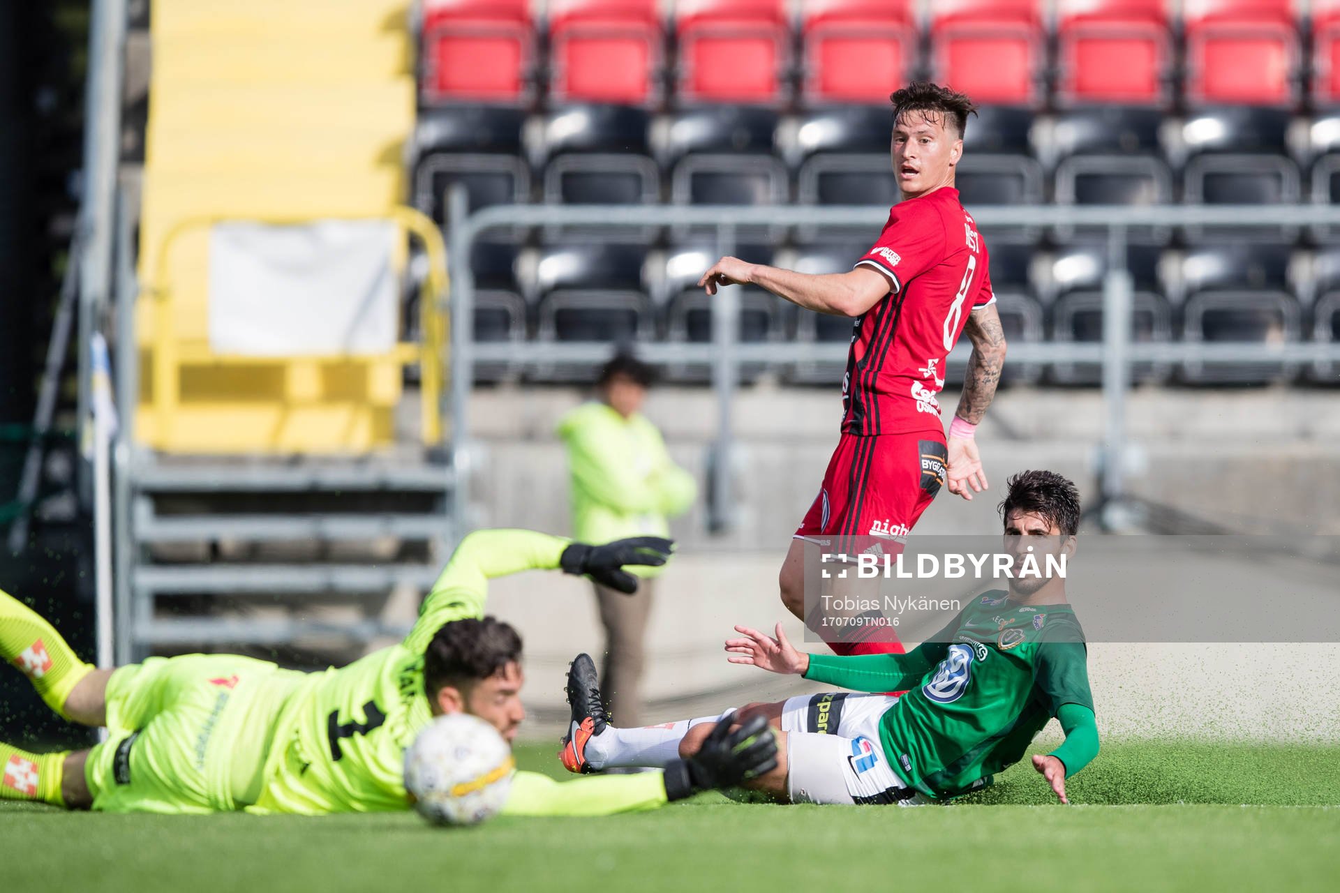 Östersunds Jamie Hopcutt deppar