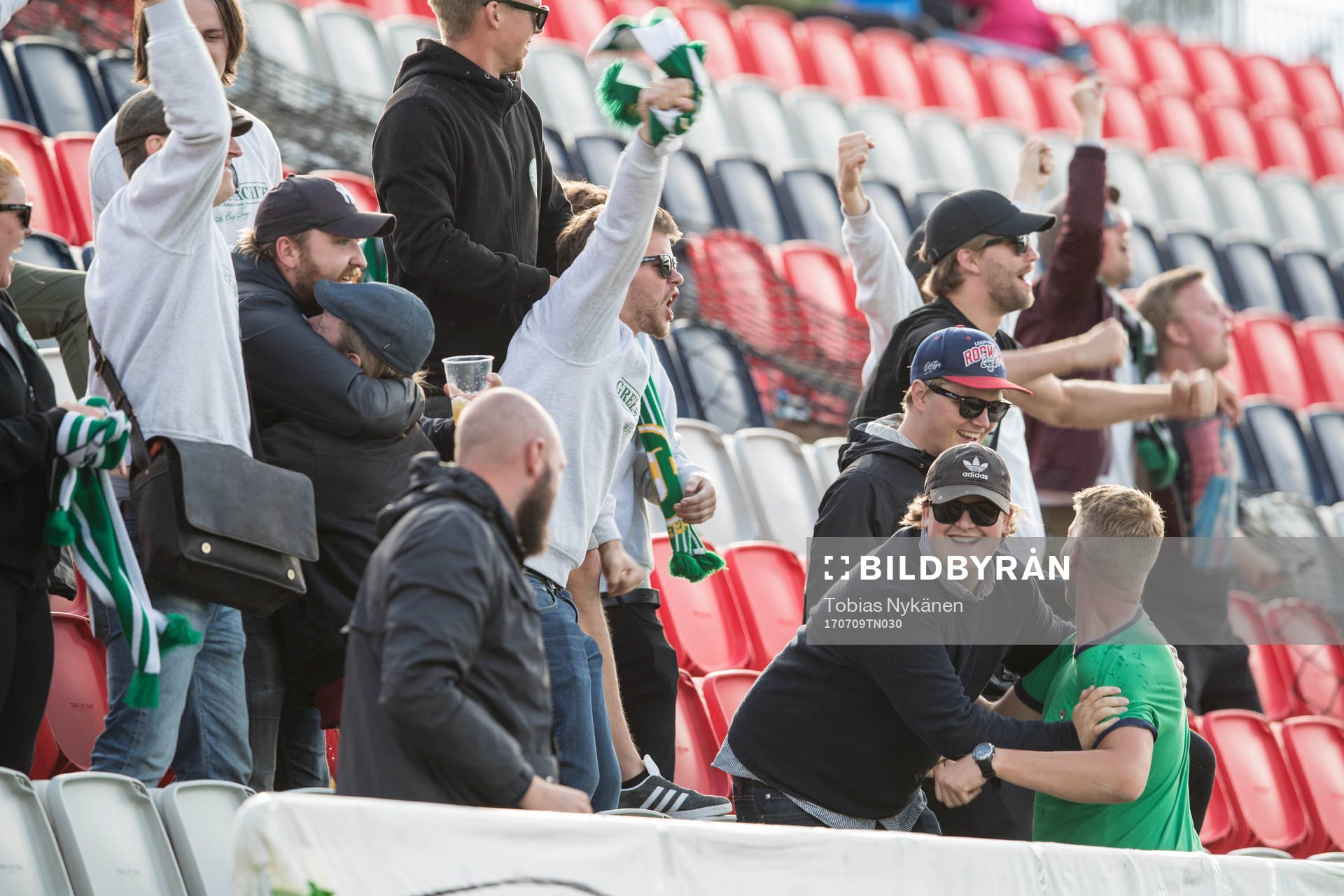 Jönköpings supportrar jublar
