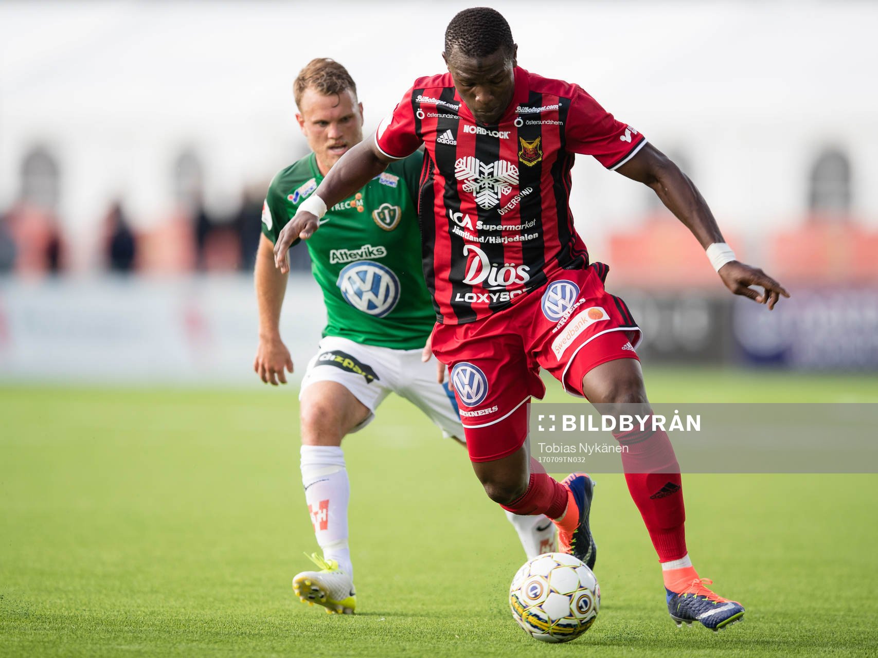Östersunds Alhaji Gero mot Jönköpings Stian Aasmundsen