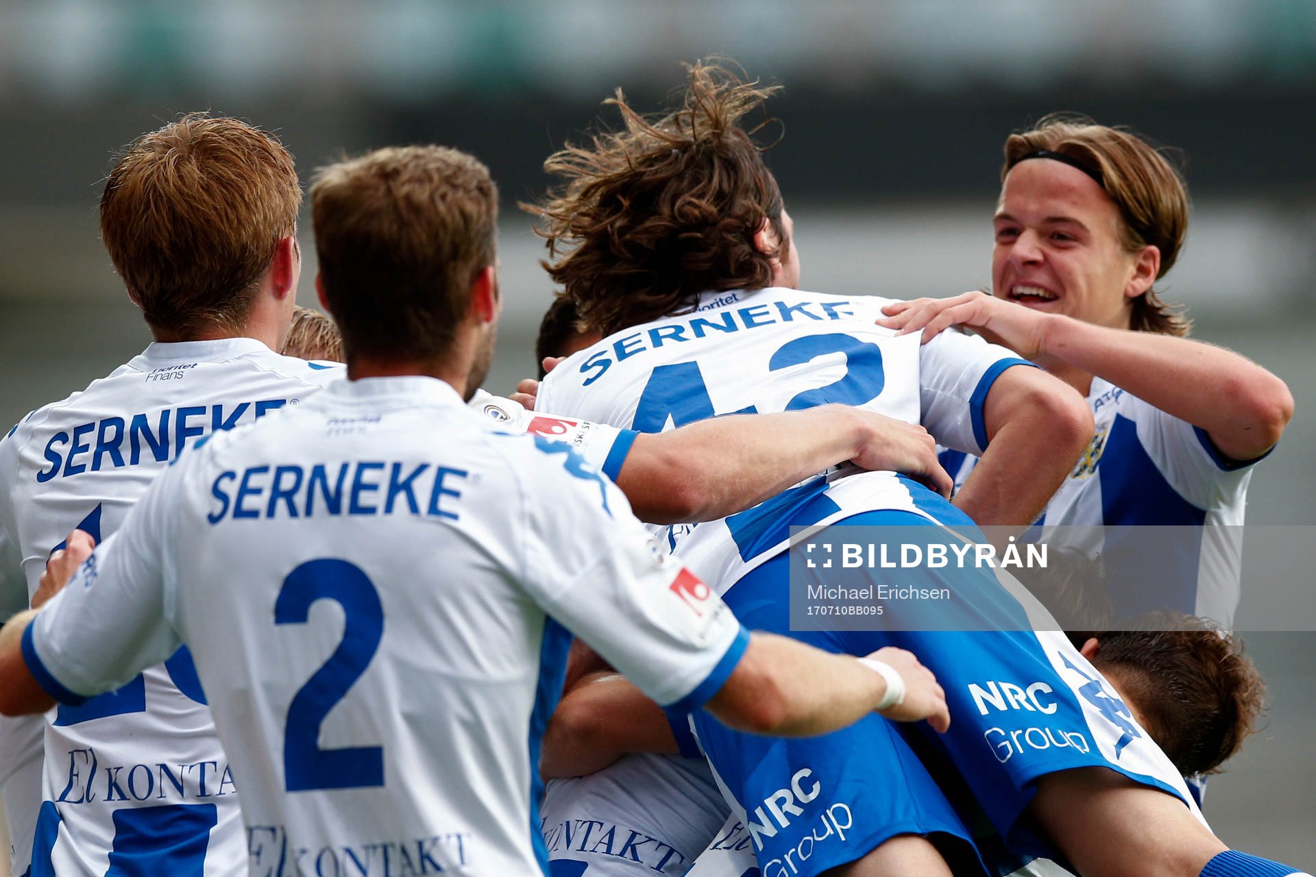 IFK Göteborgs Mads Albaek jublar med lagkamrater