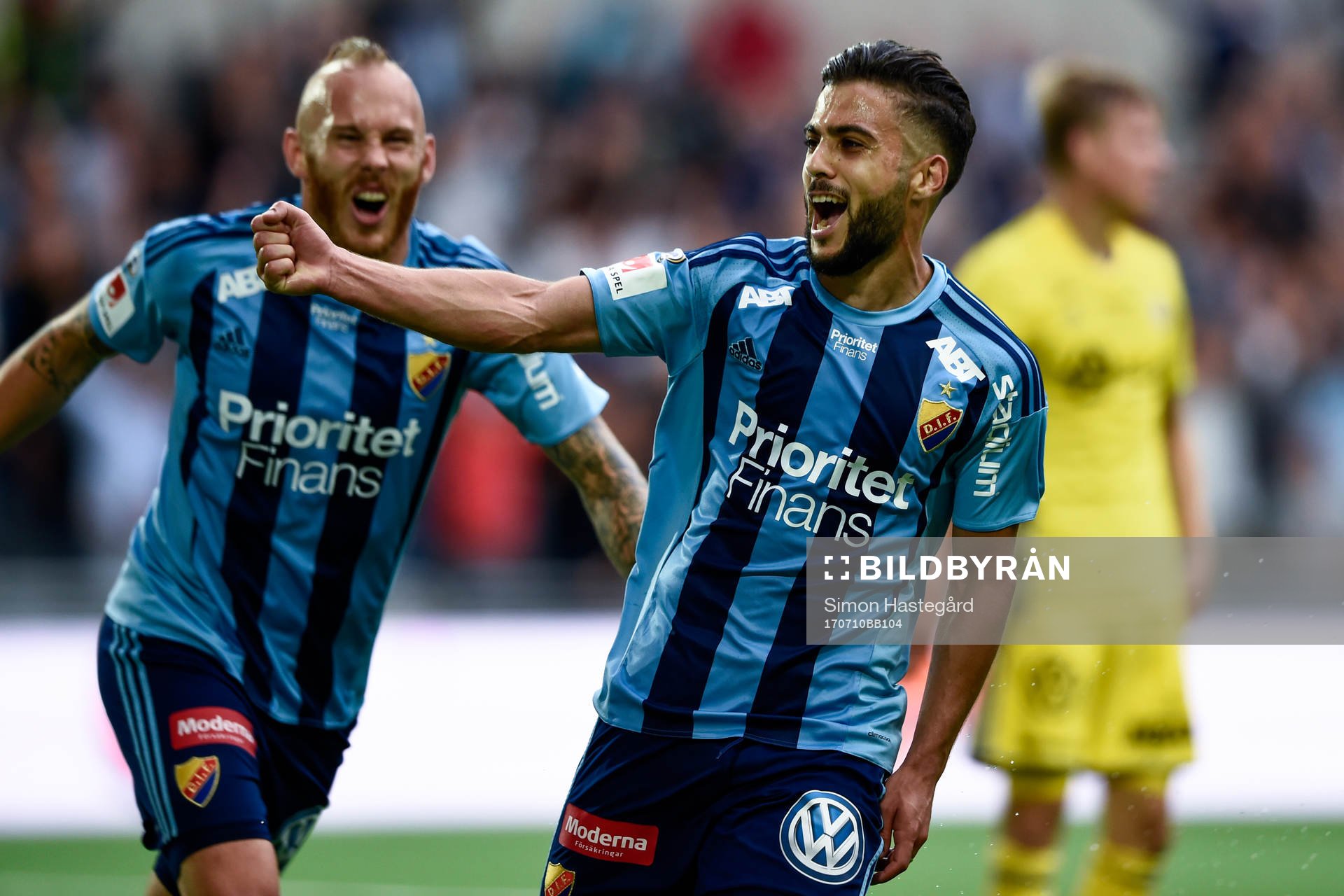 Djurgårdens Magnus Eriksson och målskytten till 2-1