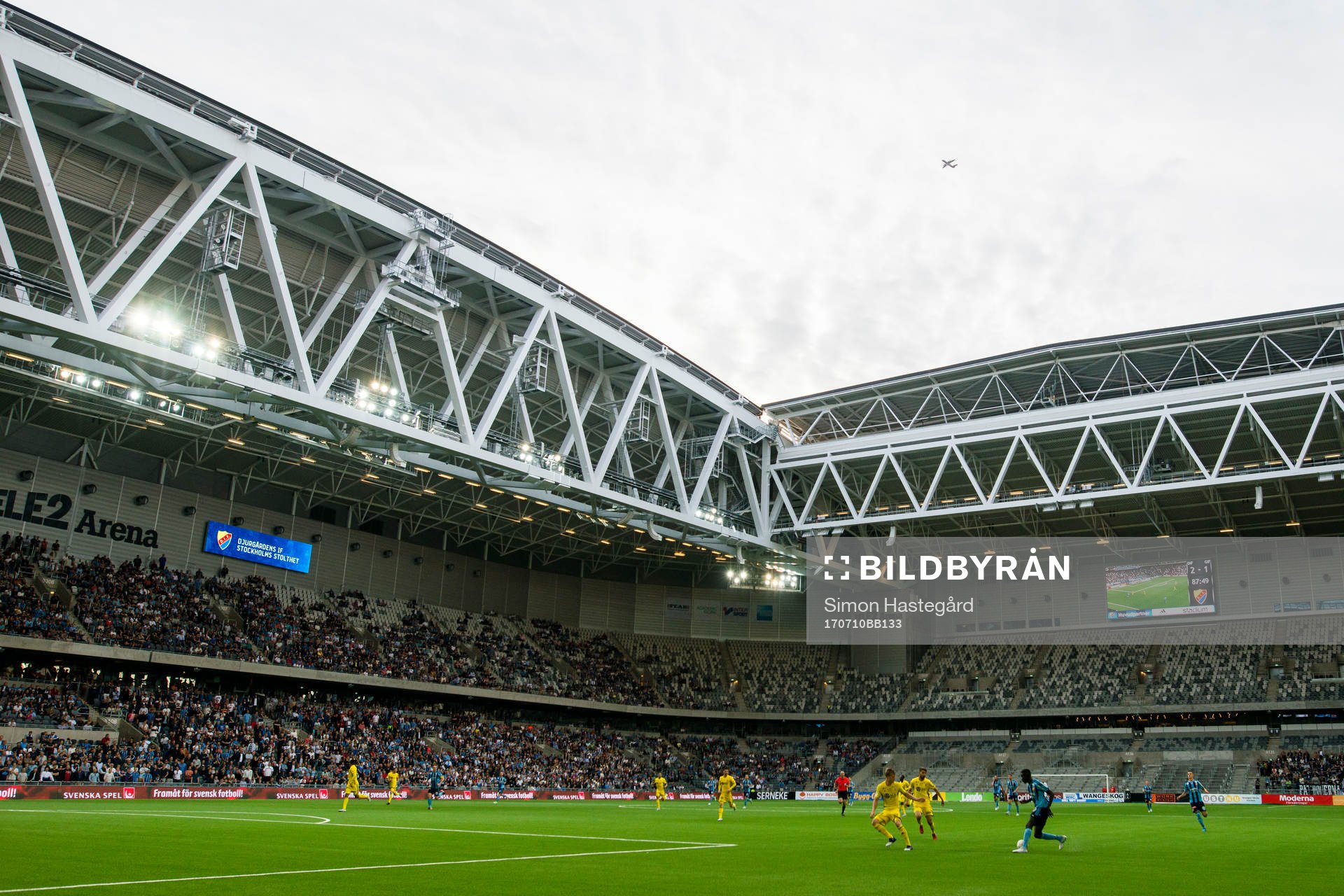 Flygplan ovanför Tele2 Arena
