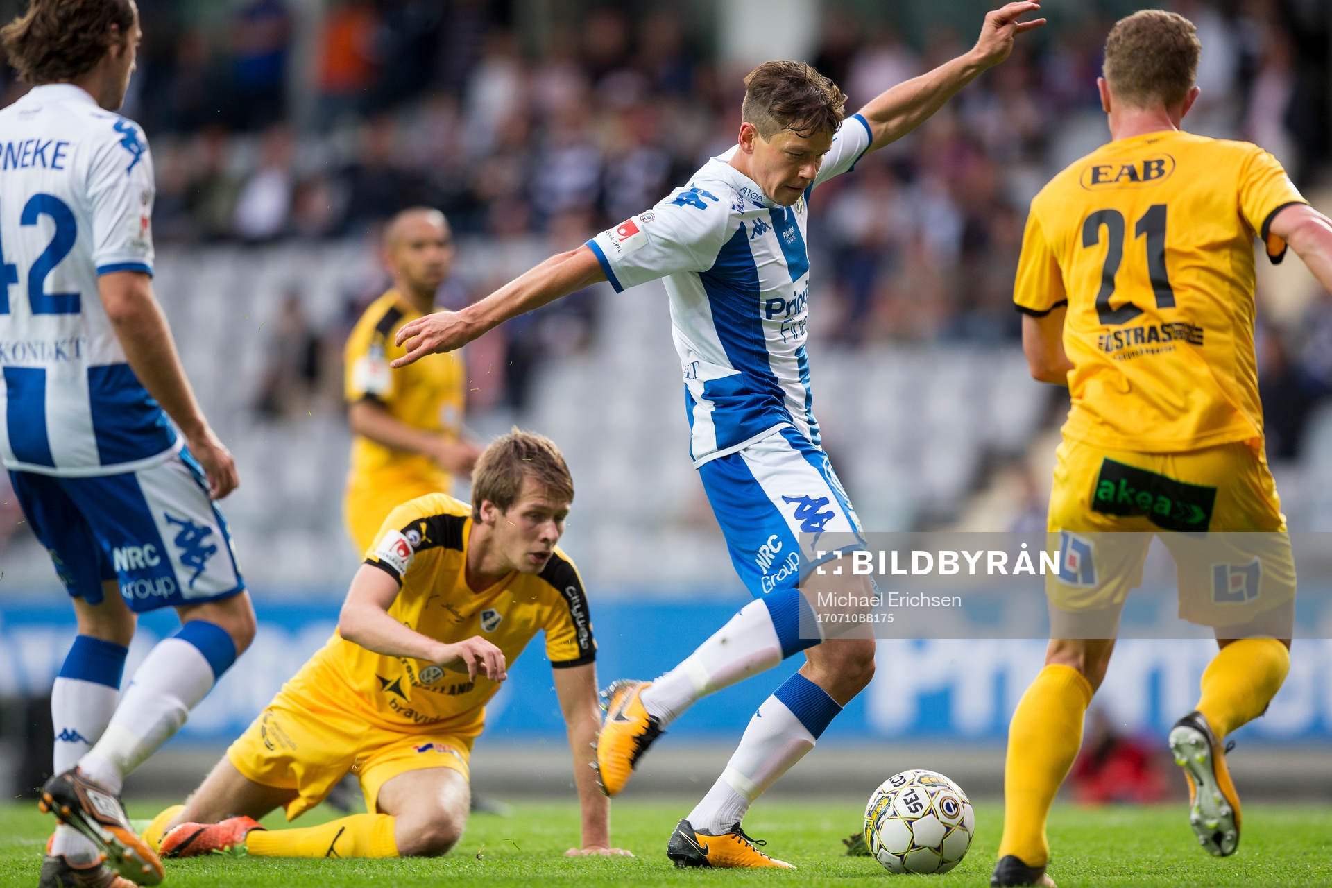 IFK Göteborgs Mads Albaek skjuter 1-0