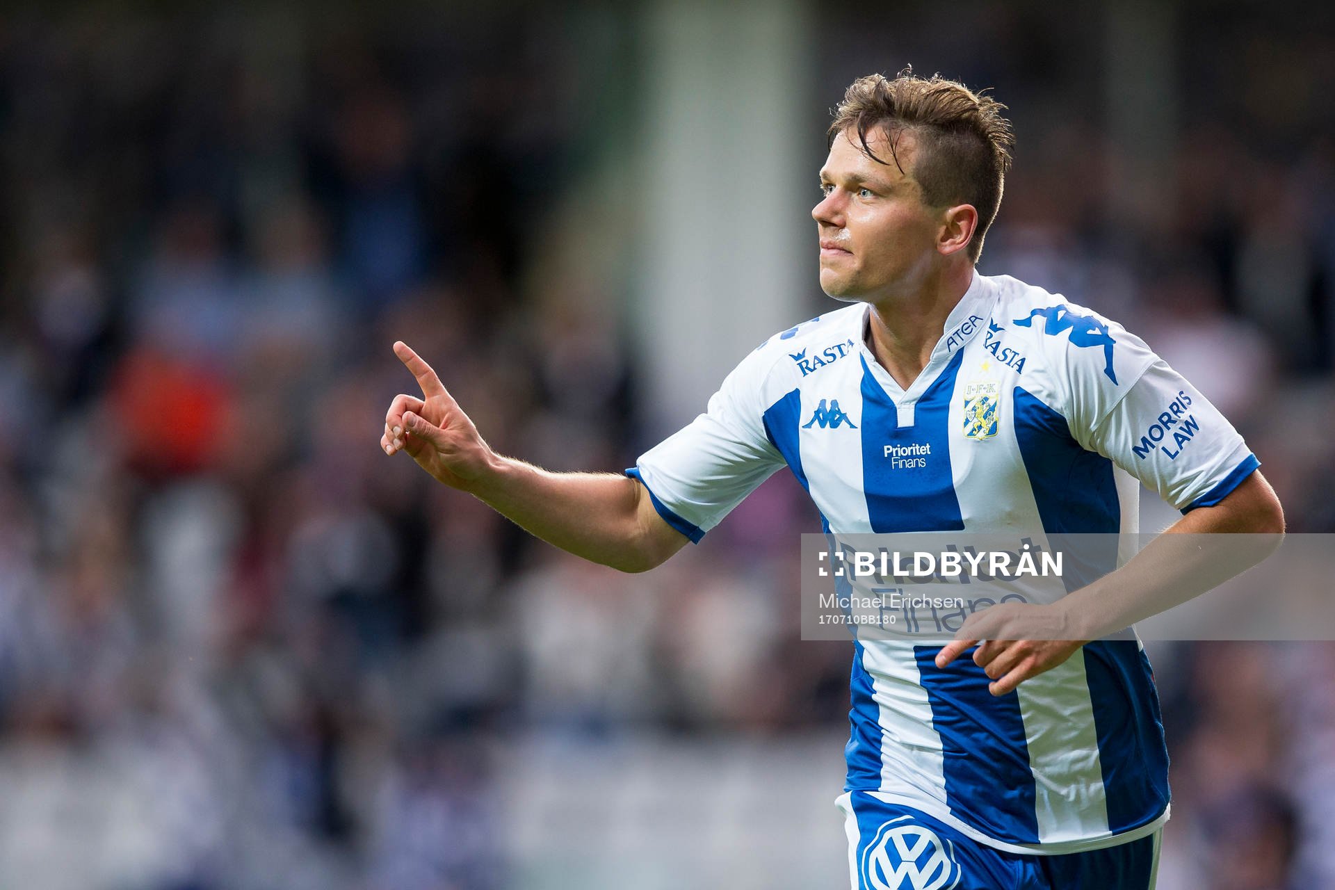 IFK Göteborgs Mads Albaek jublar efter 1-0 under fotbollsmatchen i allsvenskan mellan IFK Göteborg och Halmstad den 10 juli 2017 i Göteborg.