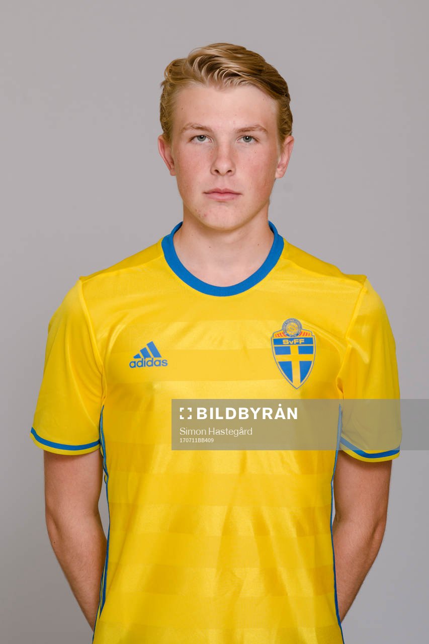 Adrian Pettersson i P17/00-landslaget
