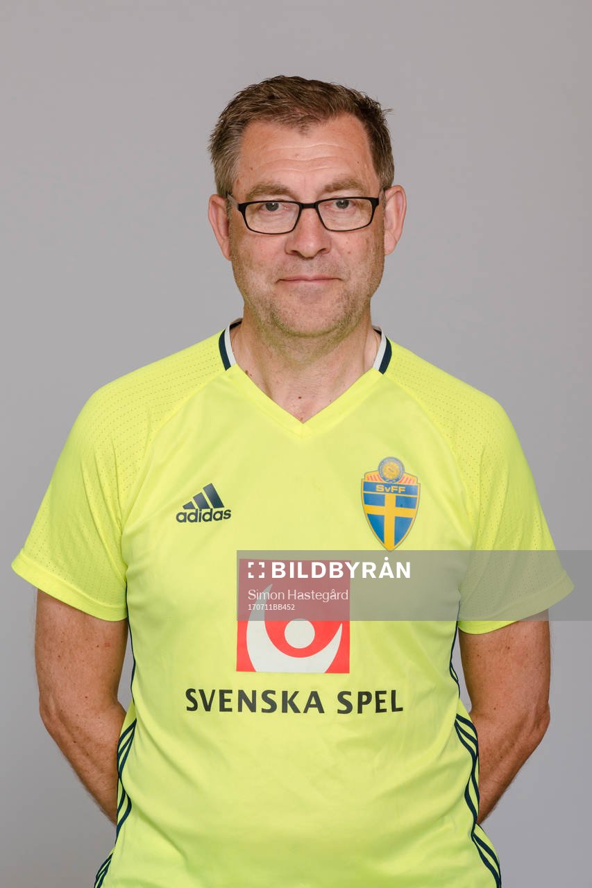 Hans Wildow, Förbundskapten i P17/00-landslaget poserar för porträtt den 11 juli 2017 i Stockholm.