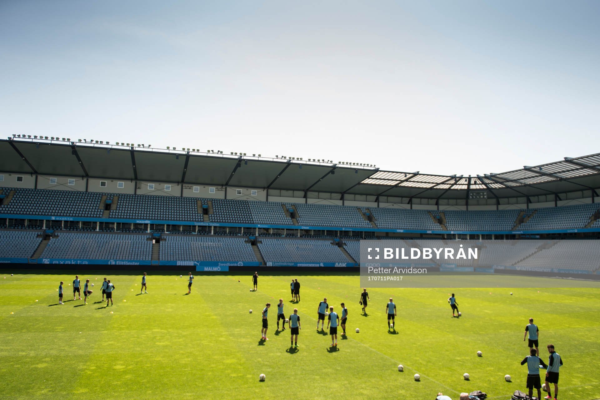 Malmö FFs spelare tränar på Swedbank Stadion