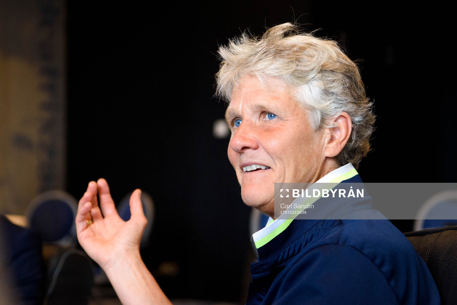 Förbundskapten Pia Sundhage blir intervjuad