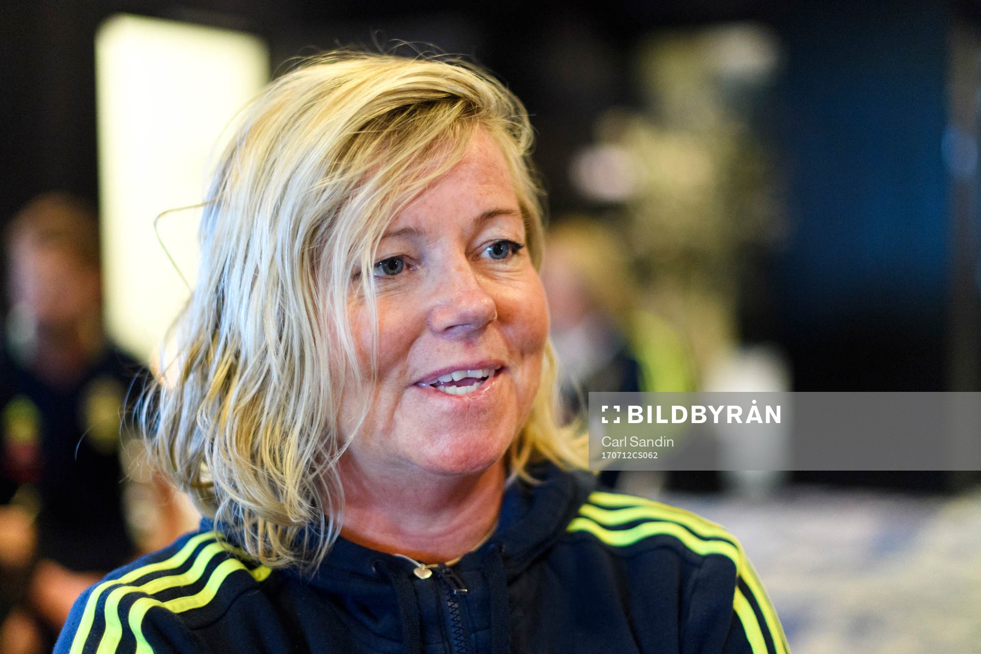 Landslagschef Marika Domanski Lyfors blir intervjuad