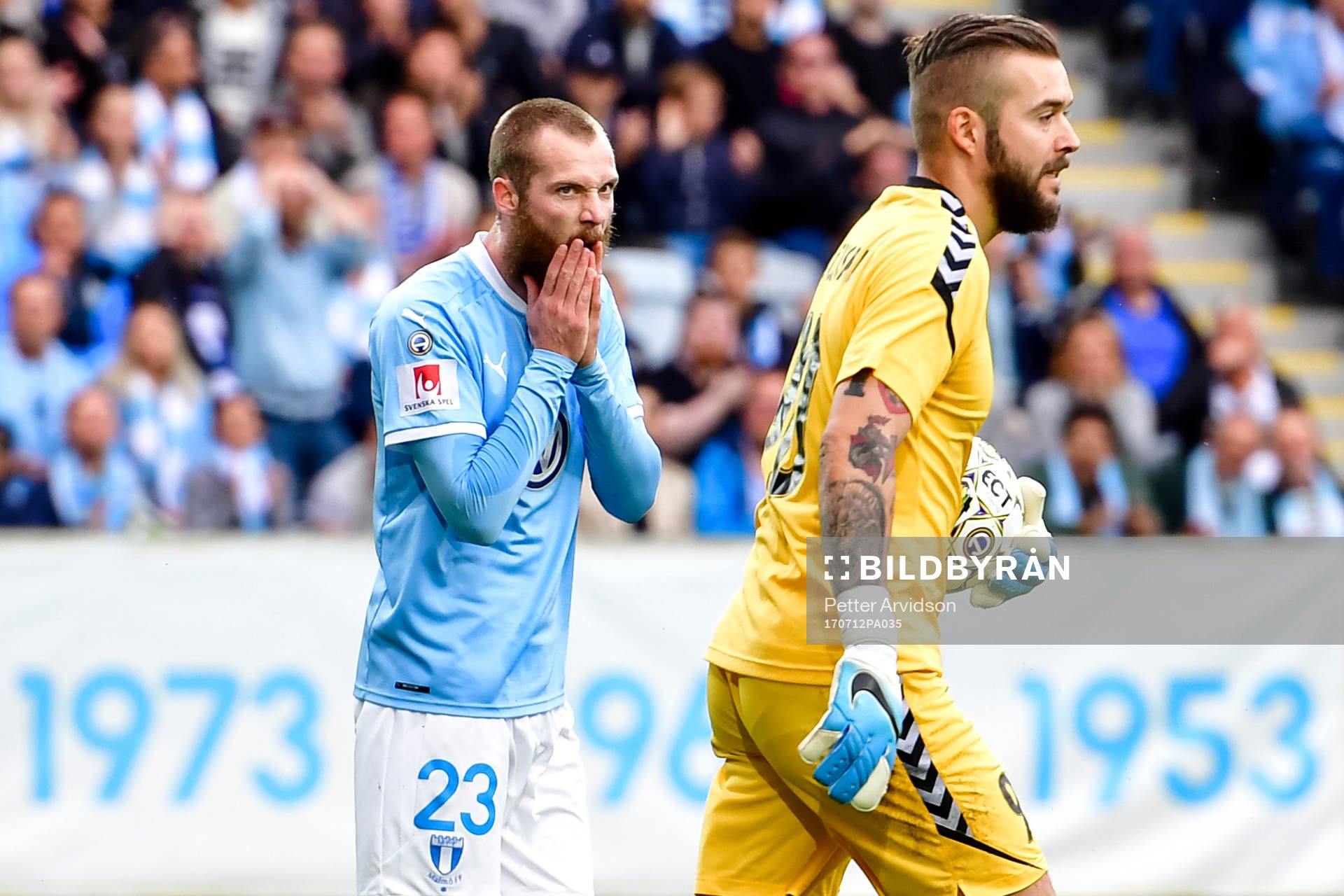 Malmö FFs Jo Inge Berget och Vardars målvakt Filip