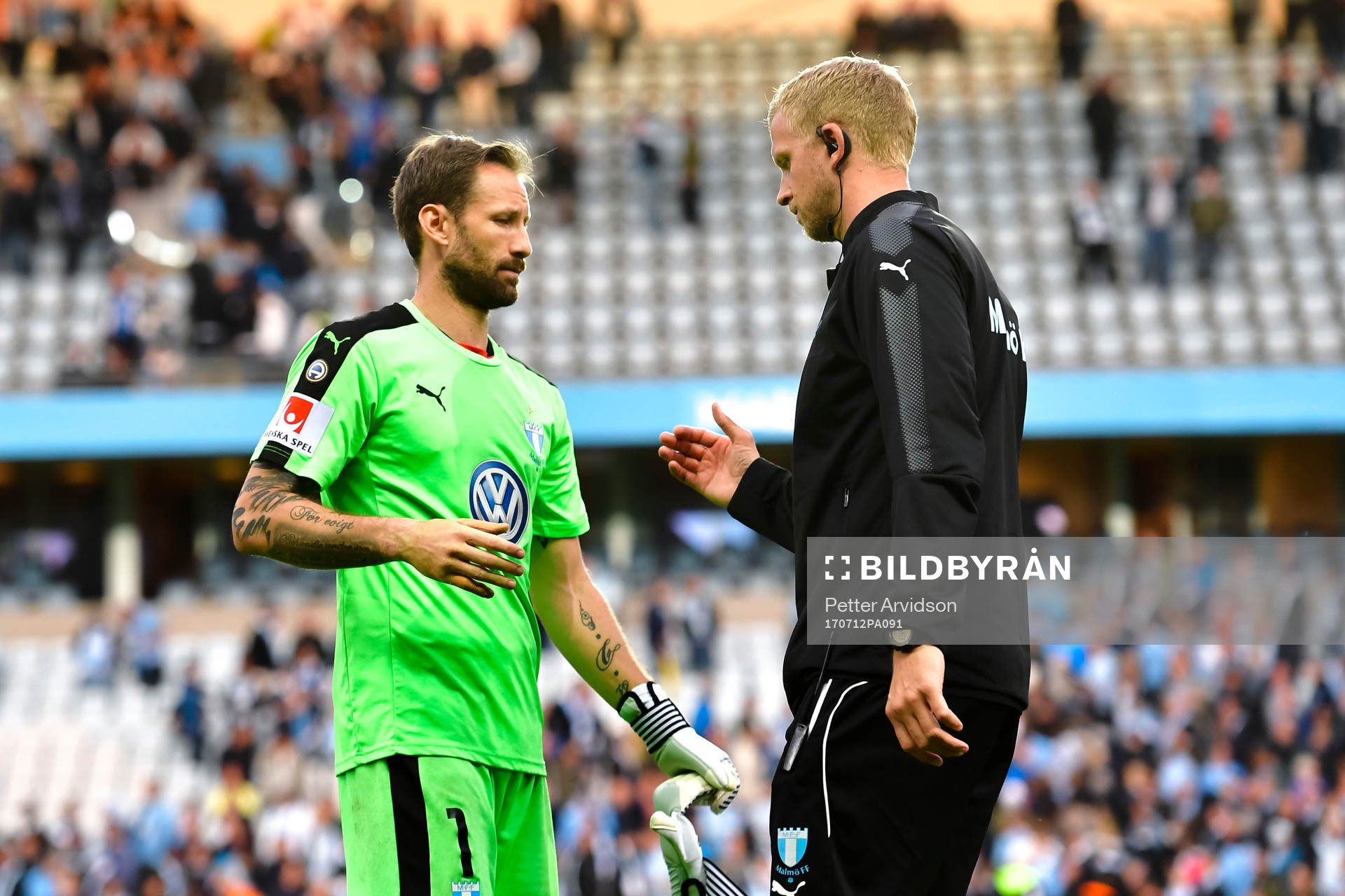 Malmö FFs målvakt Johan Wiland deppar