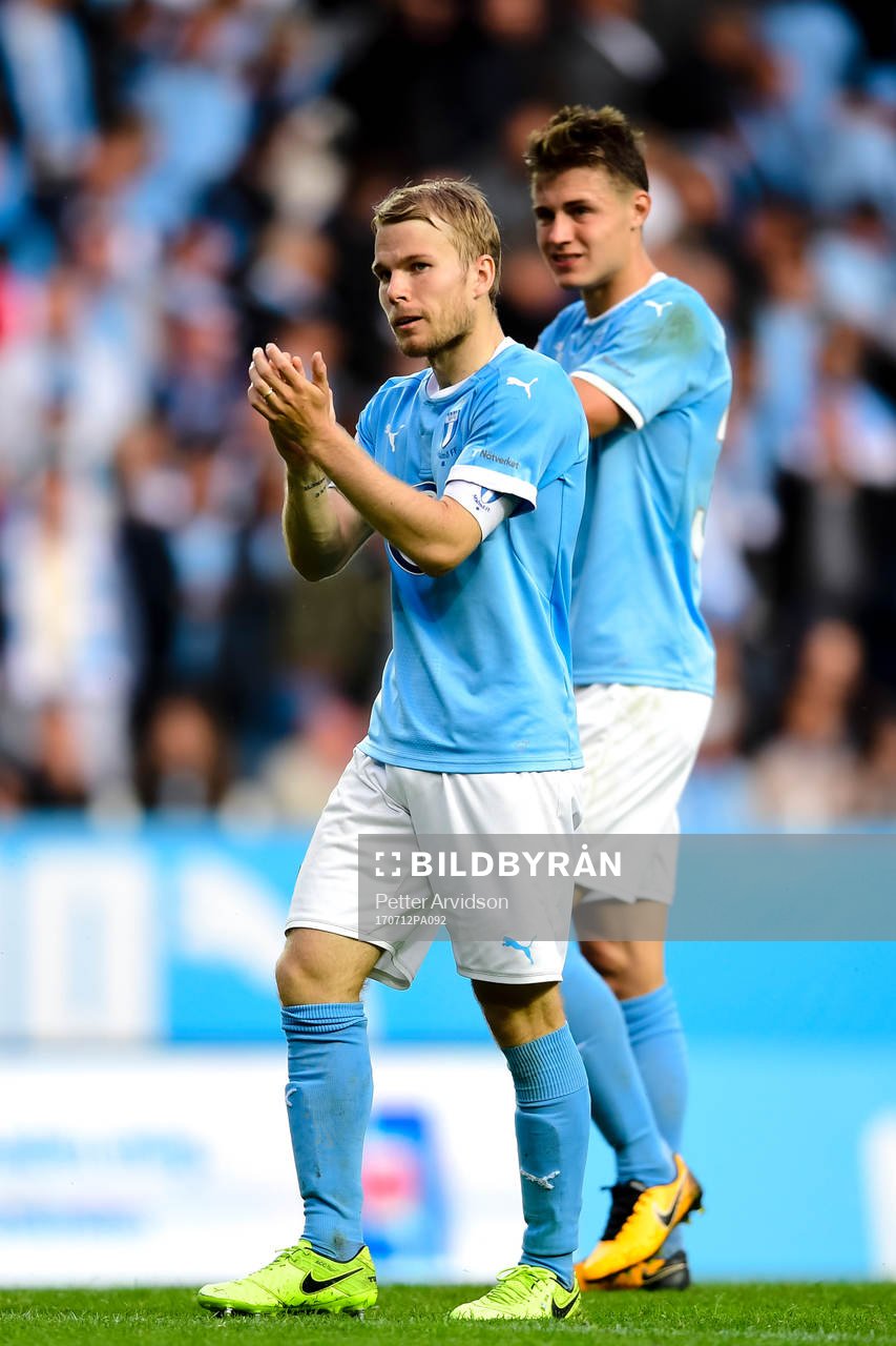 Malmö FFs Oscar Lewicki och Mattias Svanberg deppar