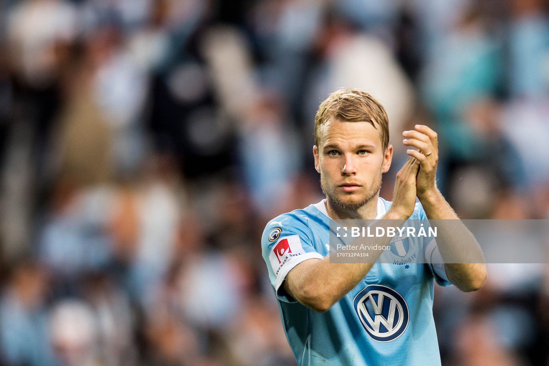 Malmö FFs Oscar Lewicki tackar publiker