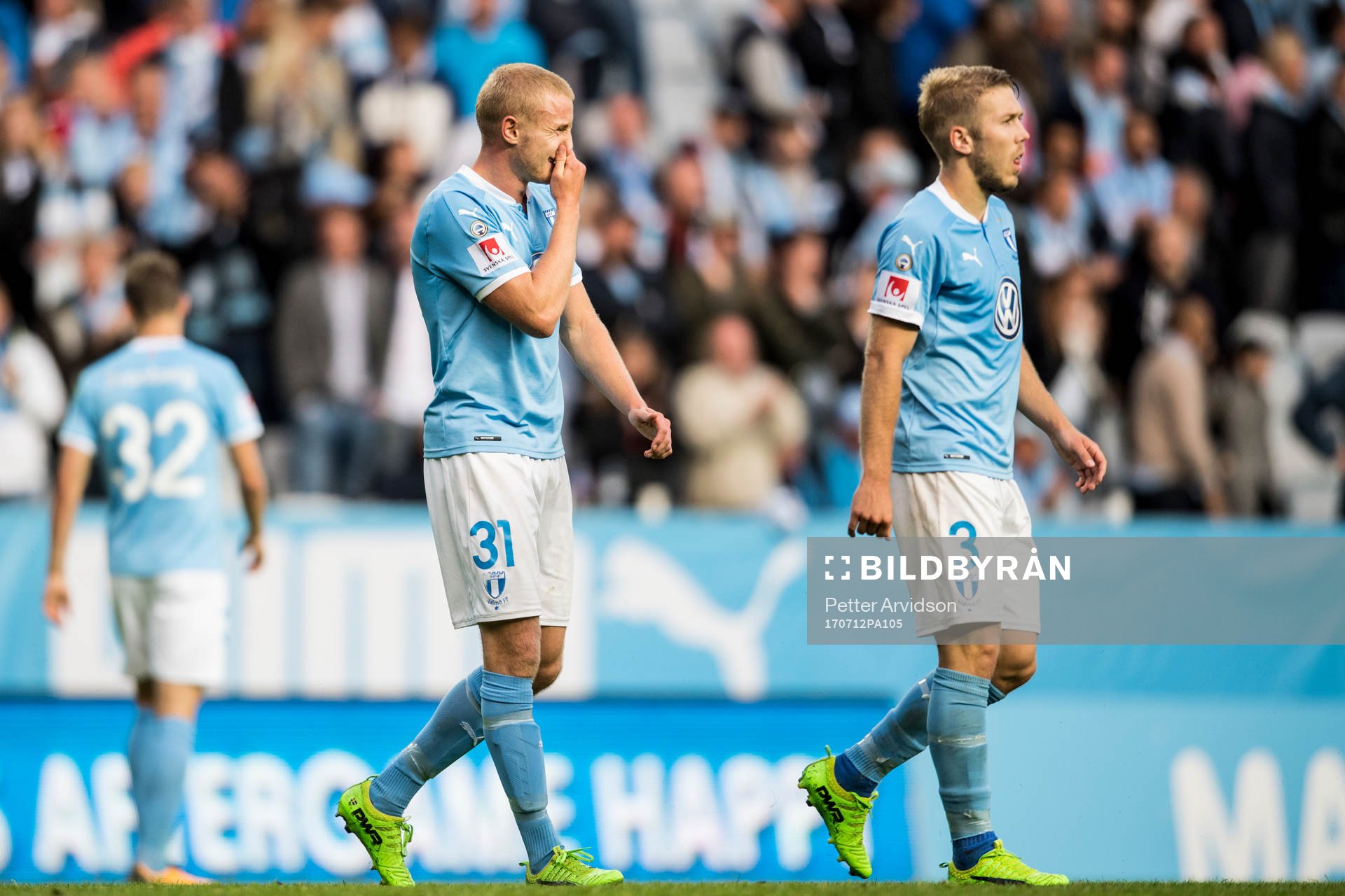 Malmö FFs Franz Brorsson och Anton Tinnerholm deppar