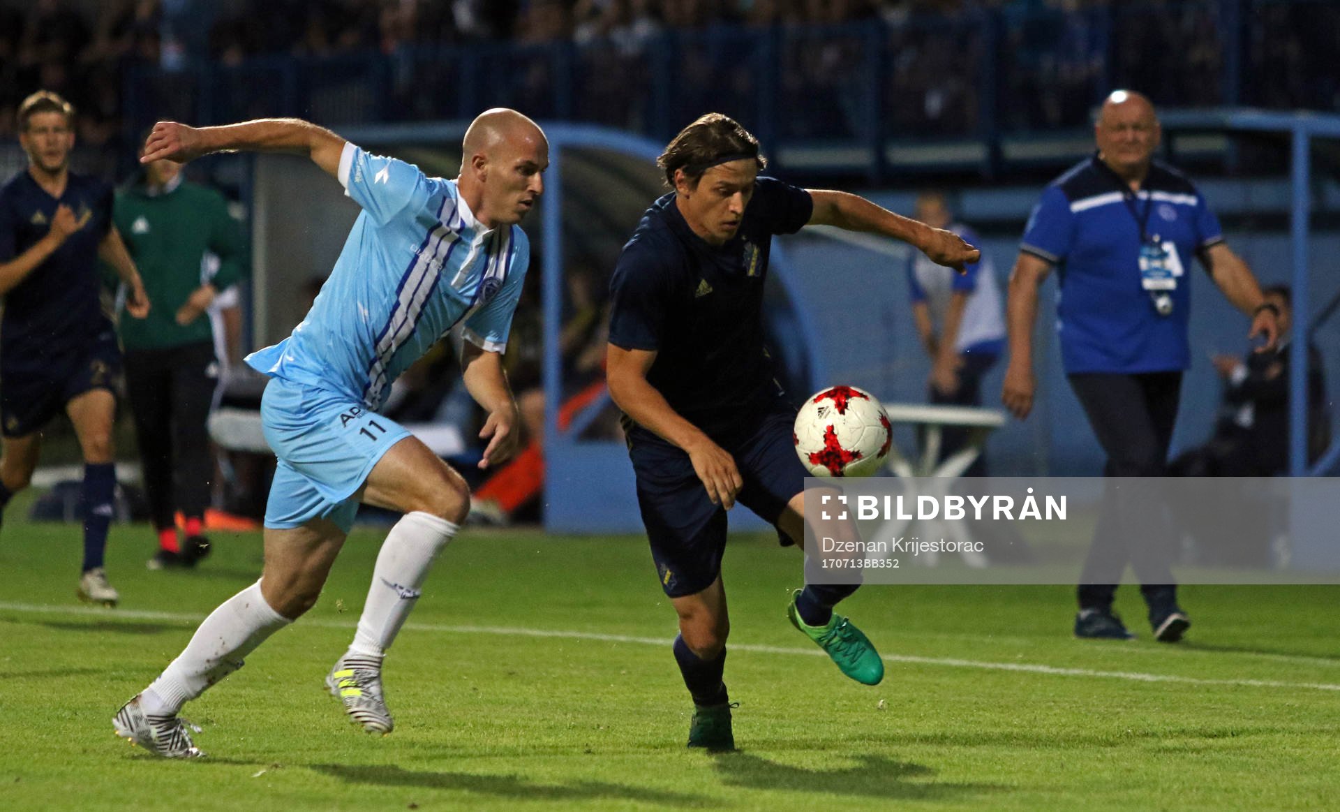 s Simon Thern och Zeljeznicars Jovan Blagojevic