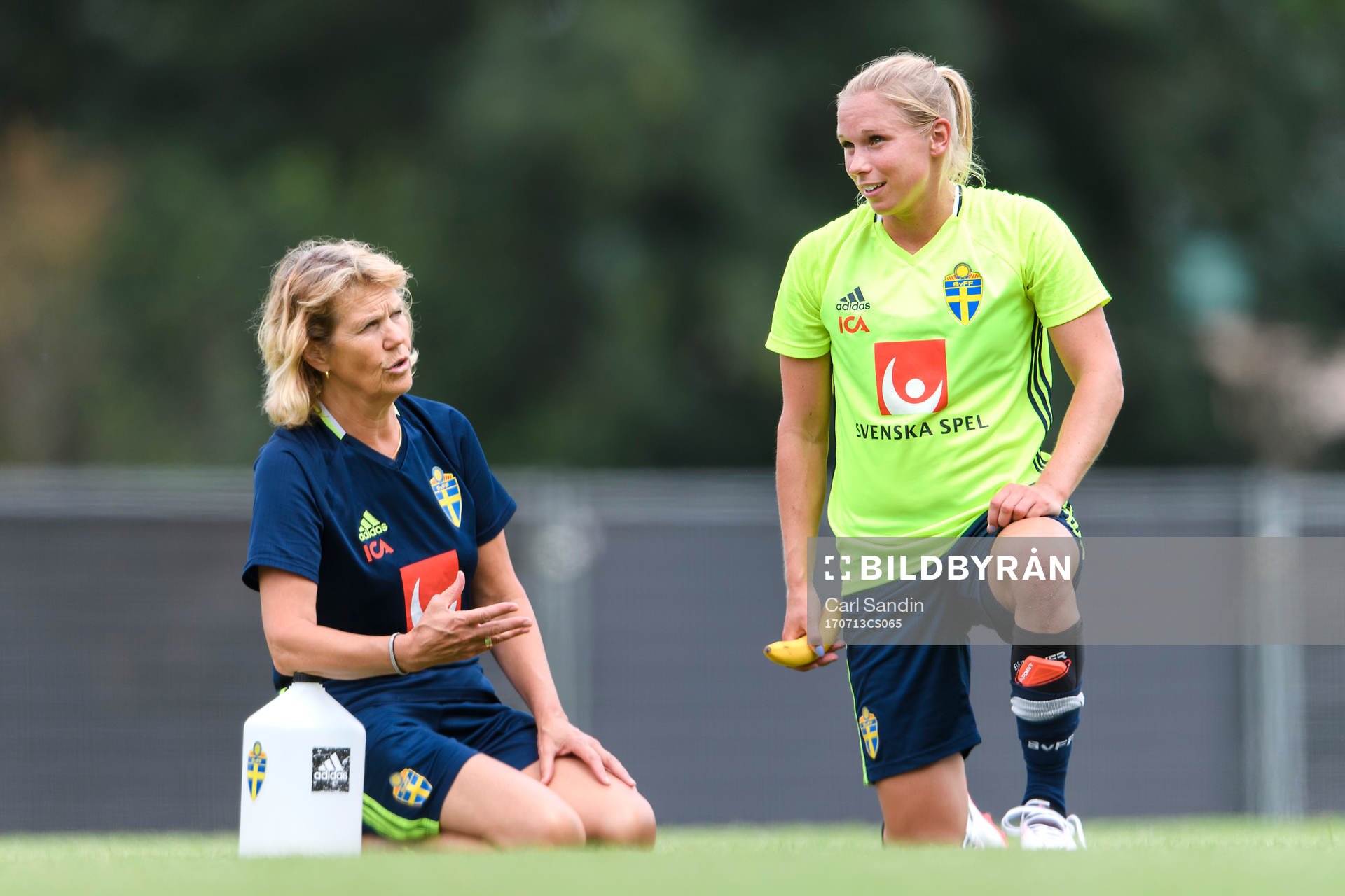 Sjukgymnast Kristina Forsblom och Jonna Andersson