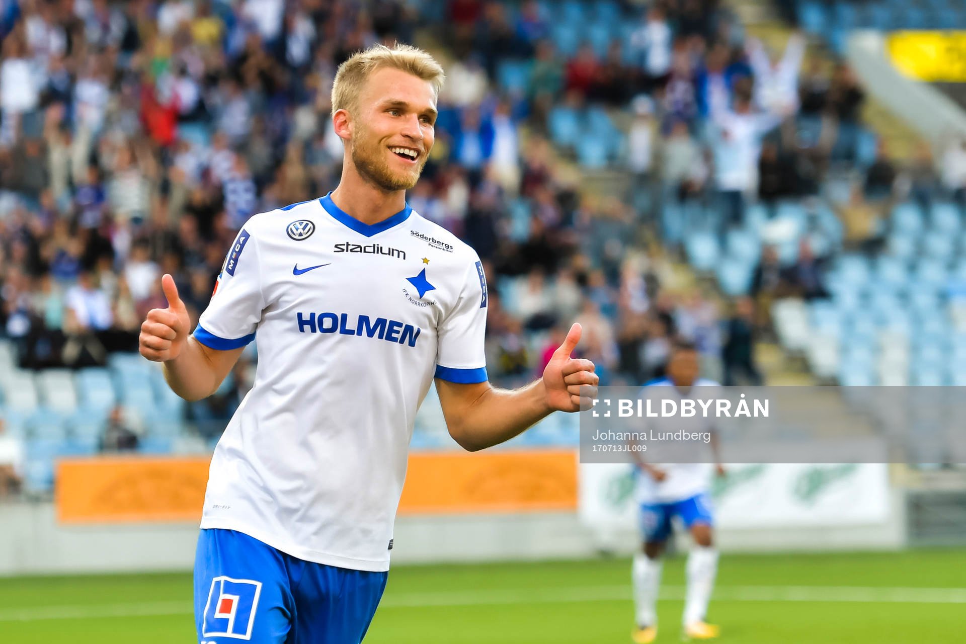 Norrköpings Sebastian Andersson jublar