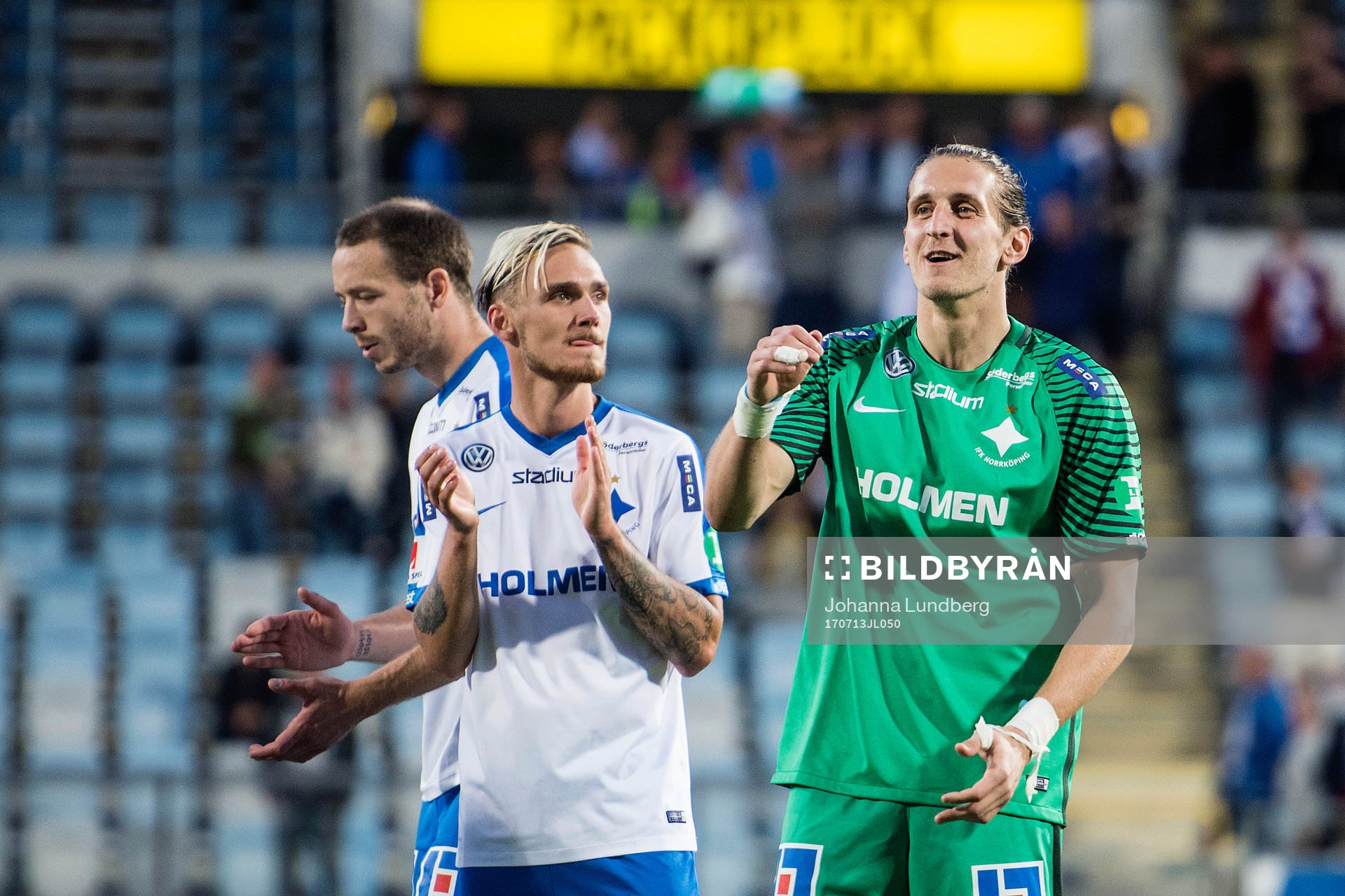 Norrköpings målvakt David Mitov Nilsson jublar