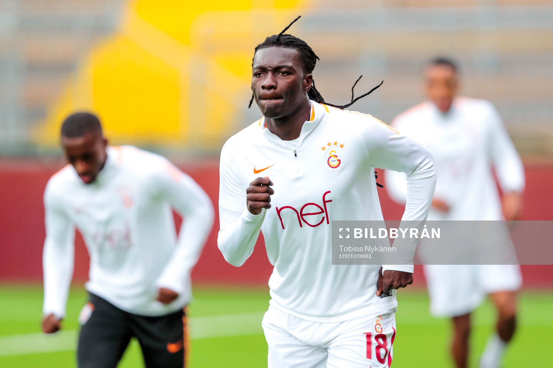 galatasarays Bafetimbi Gomis före fotbollsmatchen i kvalet