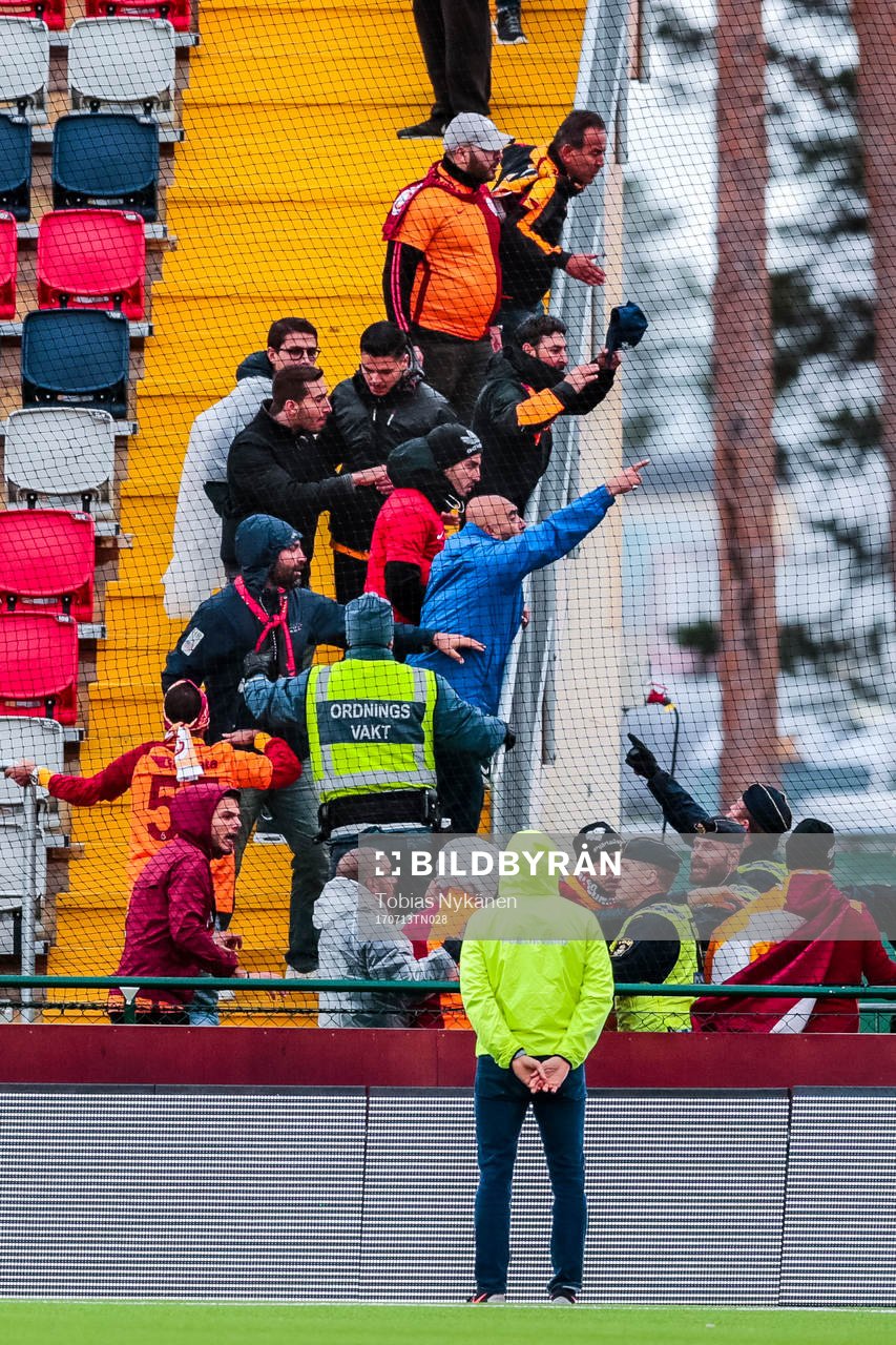 Stökigt på läktaren