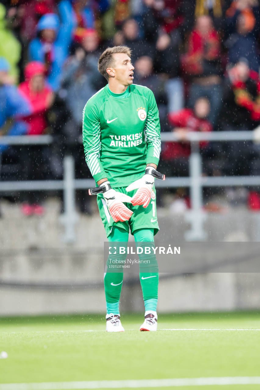 galatasarays Målvakt Fernando Muslera deppar