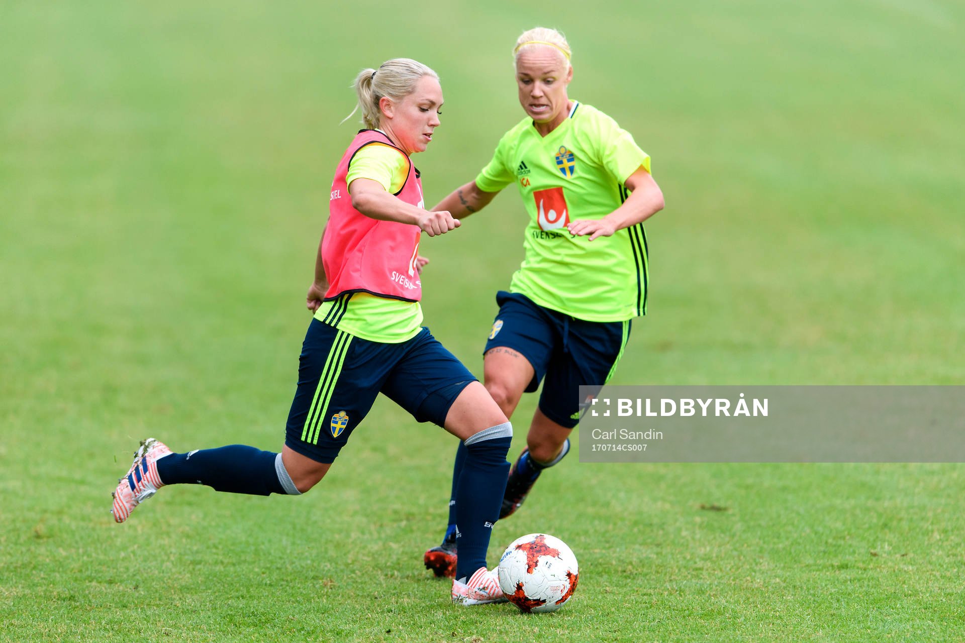 Elin Rubensson och Caroline Seger