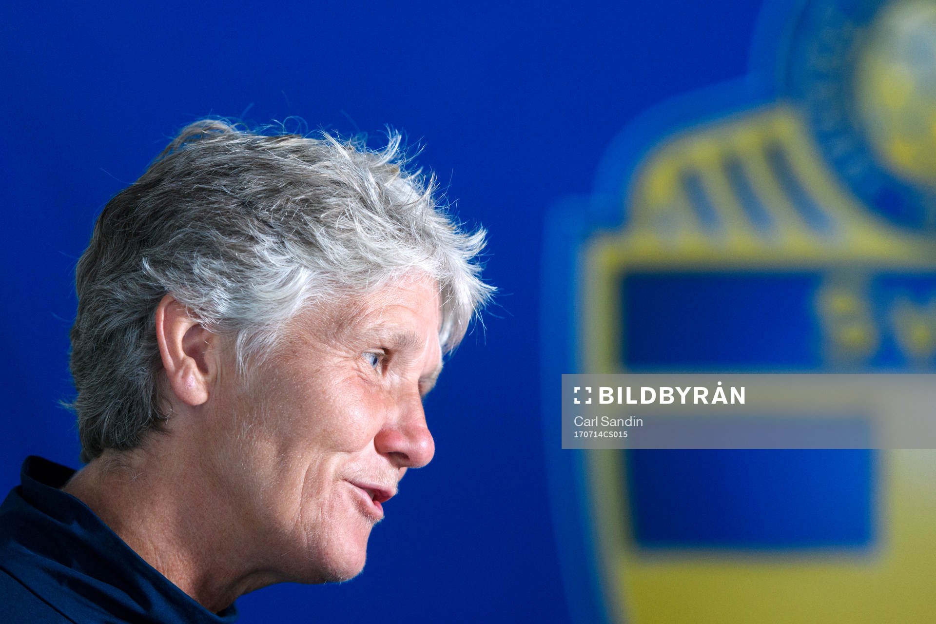 Förbundskapten Pia Sundhage blir intervjuad