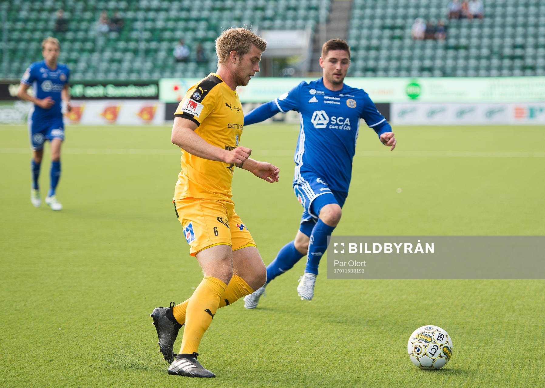 Halmstads Marcus Mathisen uppvaktas