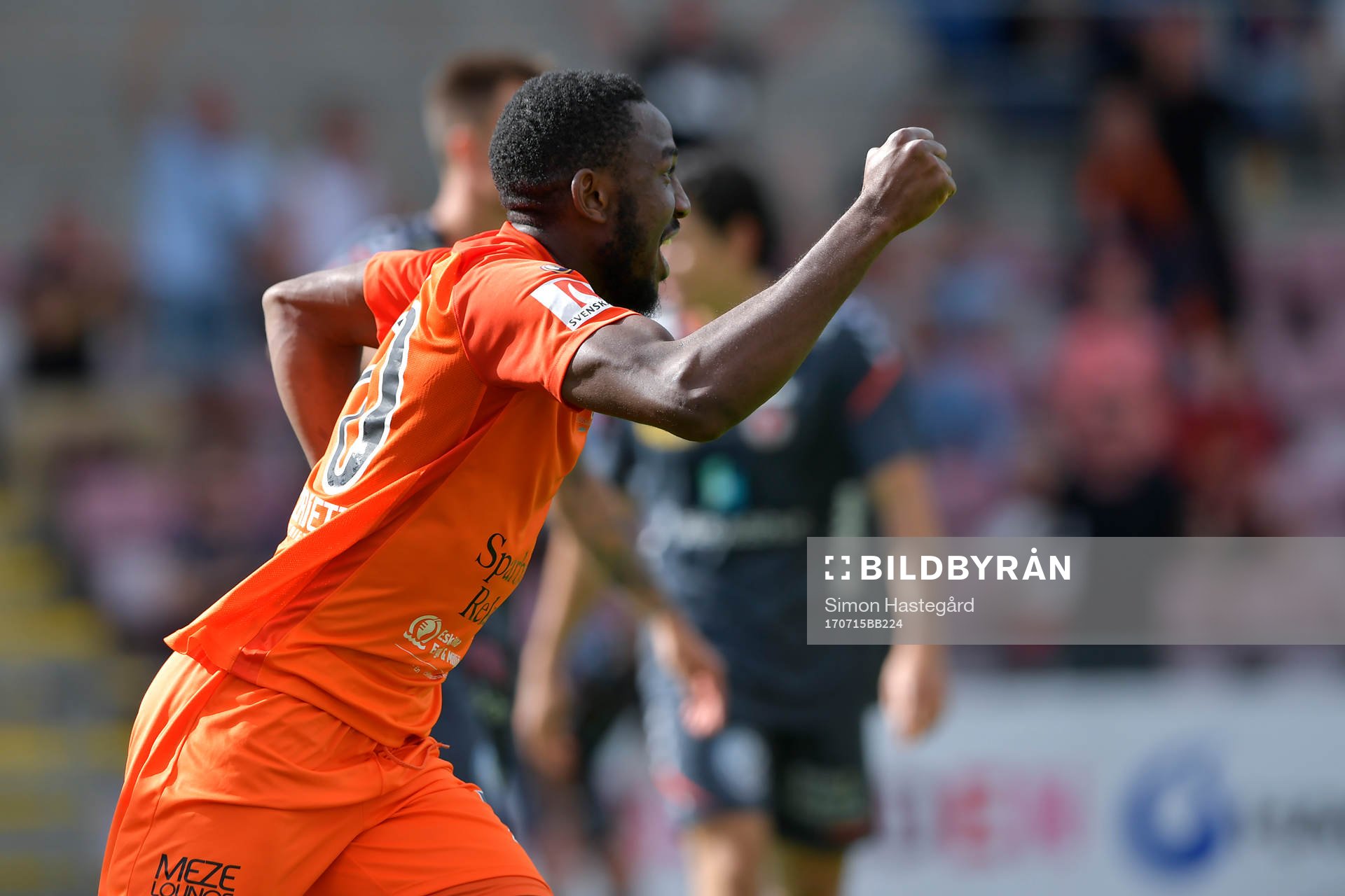 AFC Eskilstunas Chidi Omeje jublar