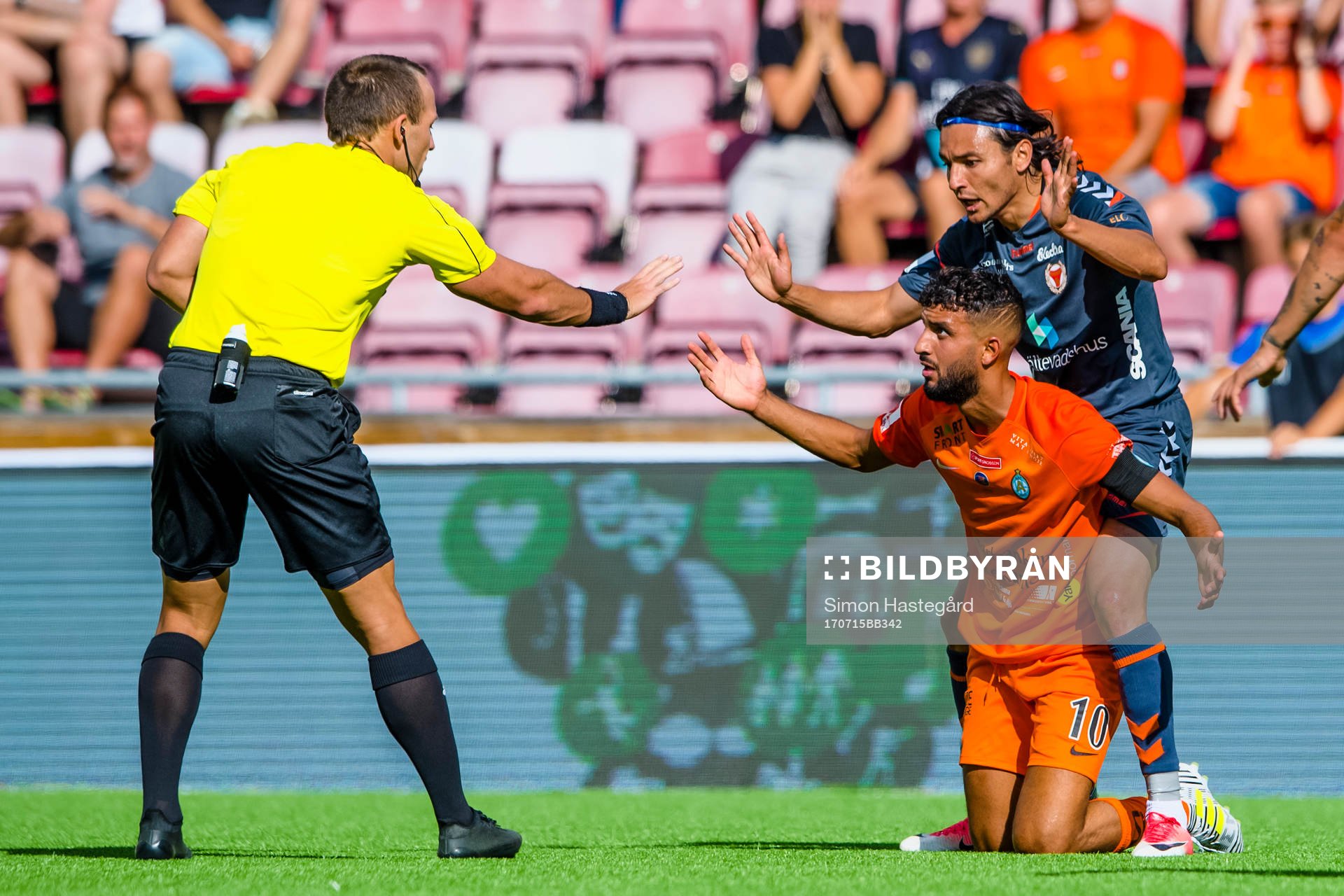 AFC Eskilstunas Omar Eddahri och Kalmars Emin Nouri