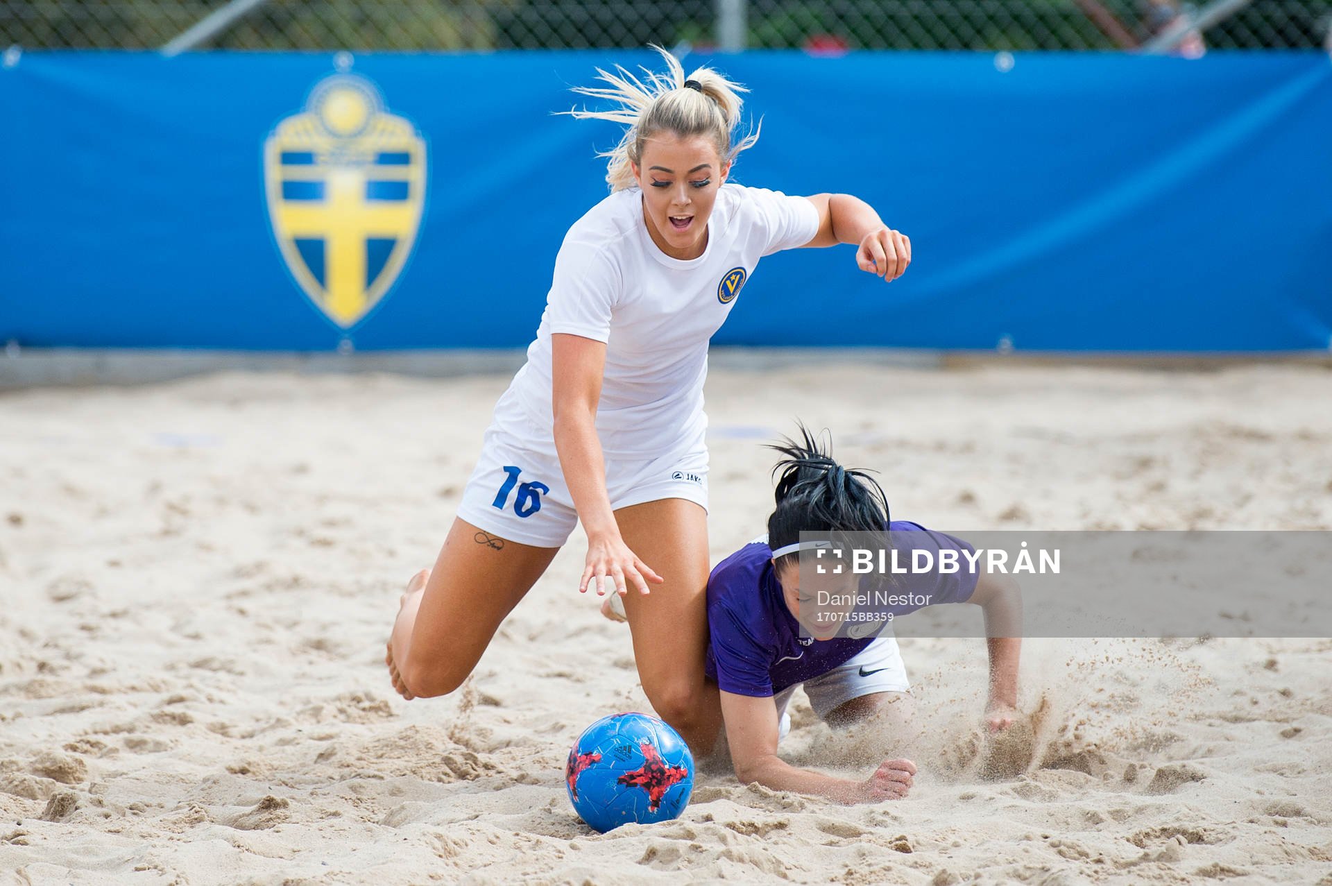 Vetlanda United IFs Emelie Desrochers Karlsson i kamp om