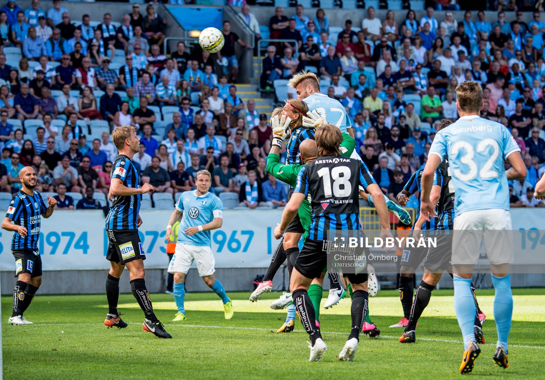 Malmö FFs Rasmus Bengtsson i höjdduell