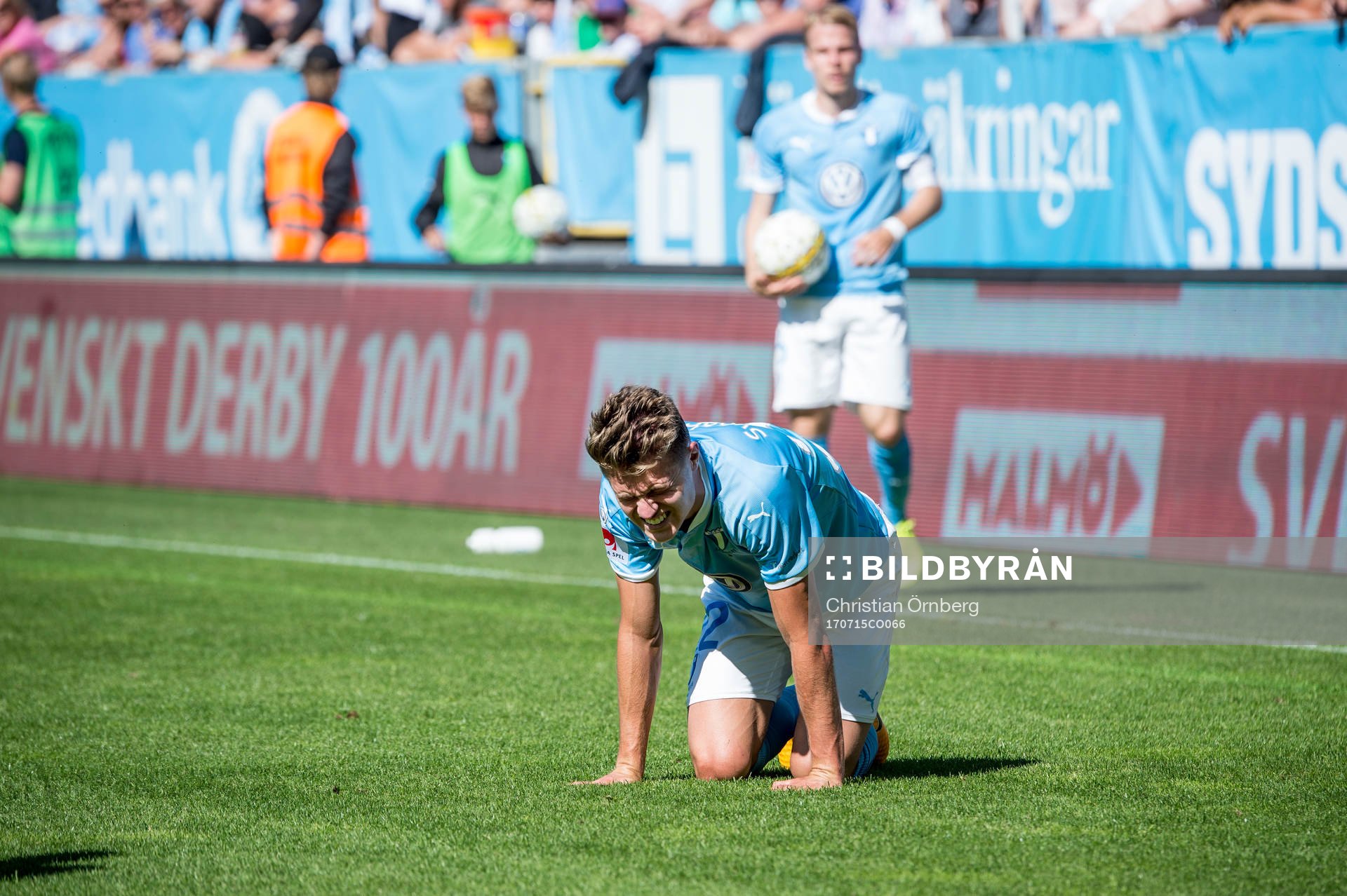 Malmö FFs Mattias Svanberg grinar illa